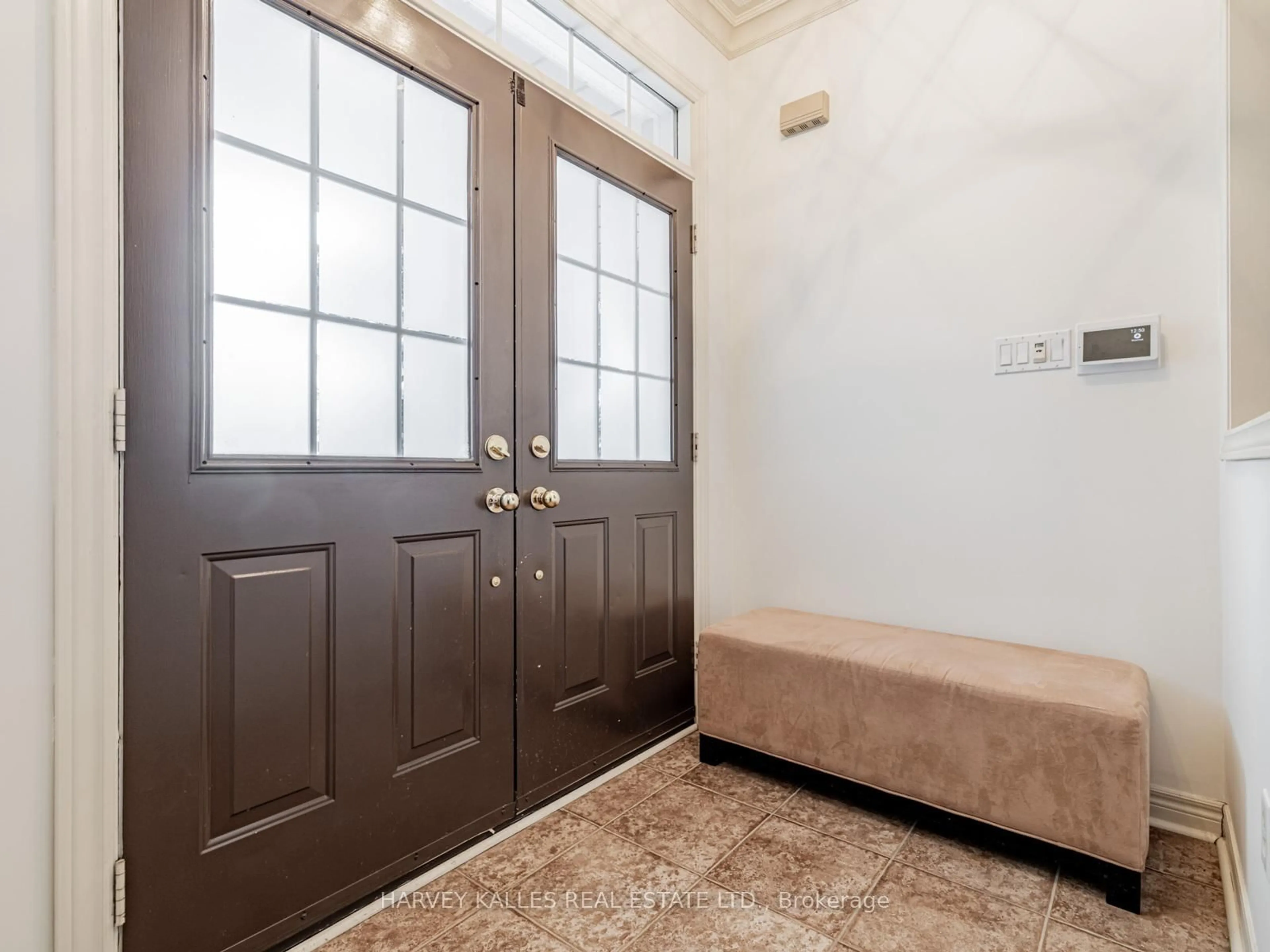 Indoor entryway for 12 Barberry Cres, Richmond Hill Ontario L4E 4S5