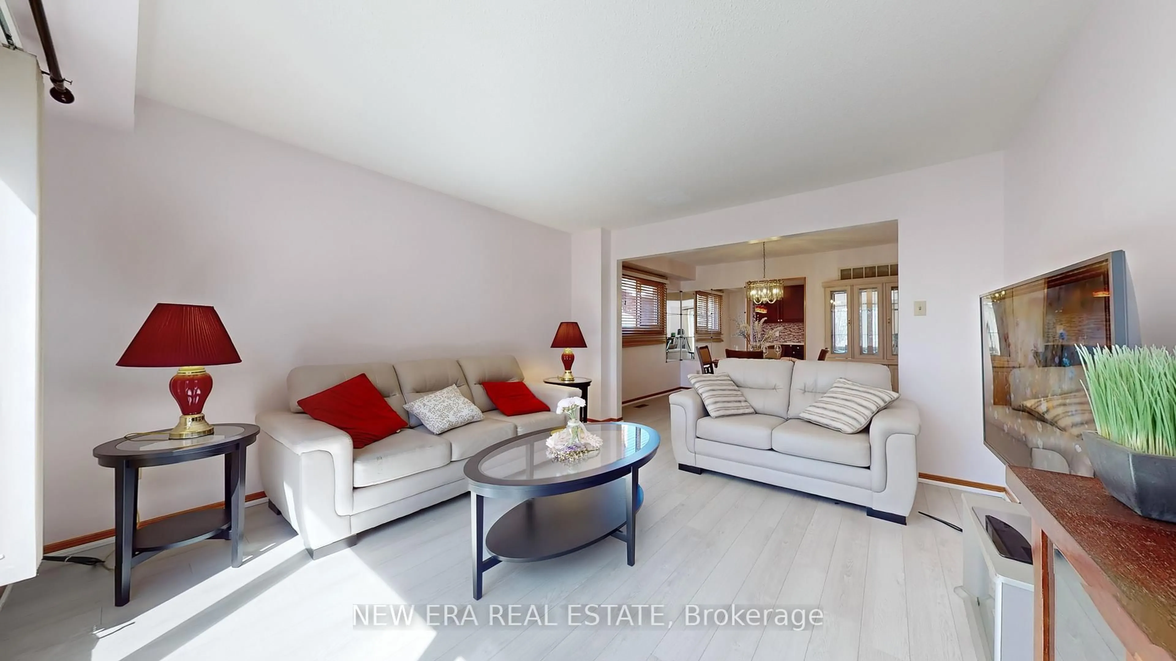 Living room with furniture, ceramic/tile floor for 100 Cherry Hills Rd, Vaughan Ontario L4K 1M5