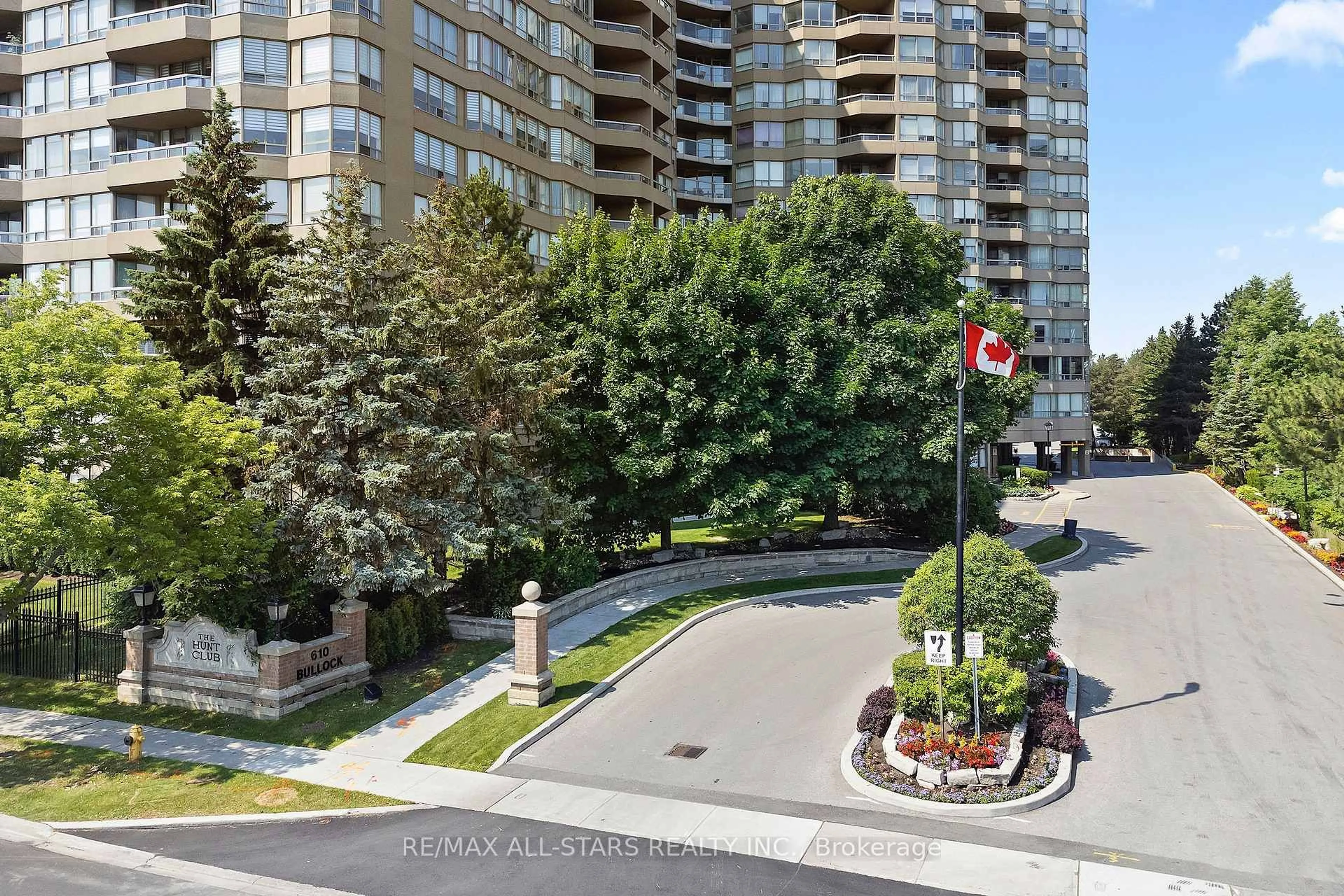 A pic from outside/outdoor area/front of a property/back of a property/a pic from drone, city buildings view from balcony for 610 Bullock Dr #701, Markham Ontario L3R 0G1