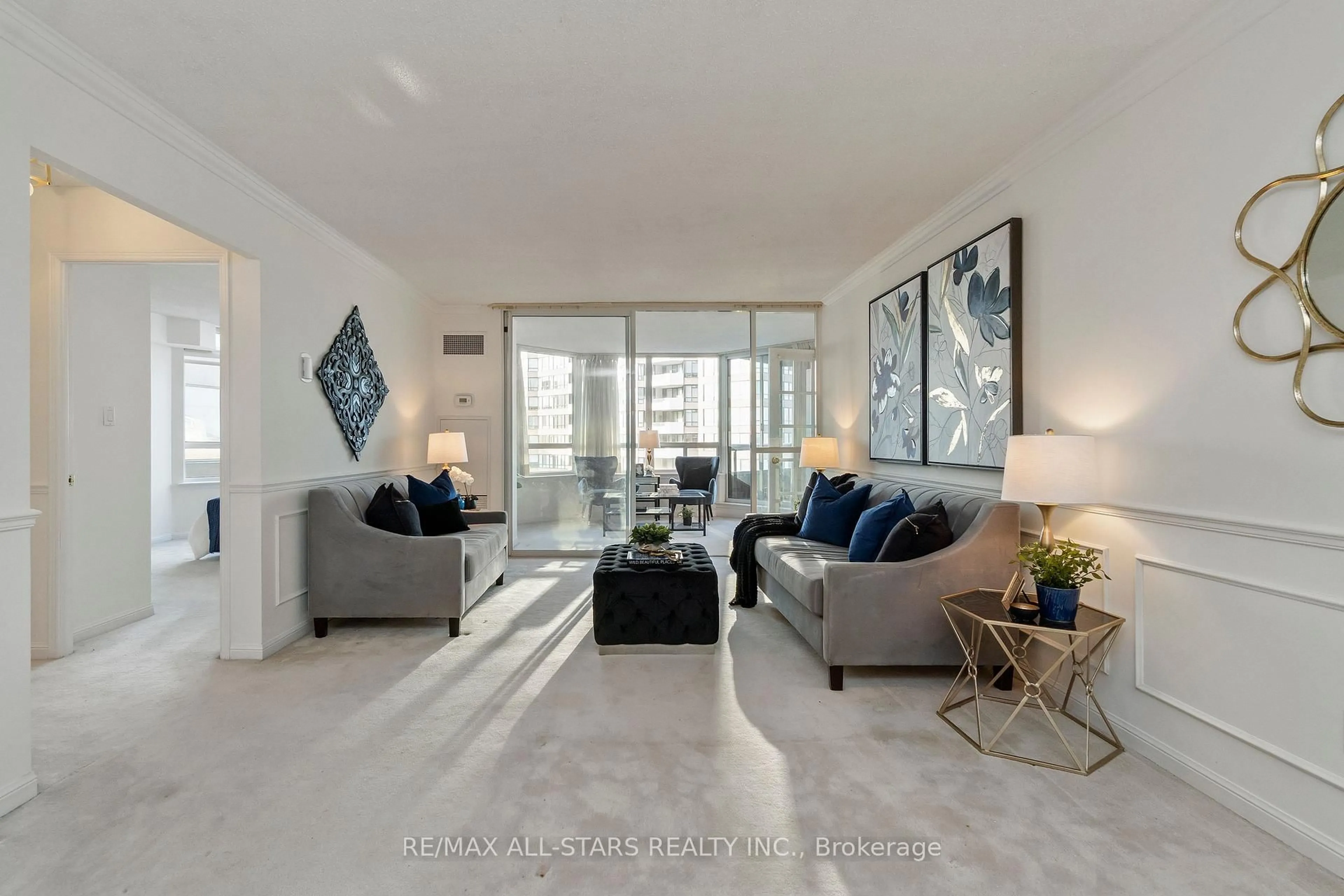 Living room with furniture, unknown for 610 Bullock Dr #701, Markham Ontario L3R 0G1