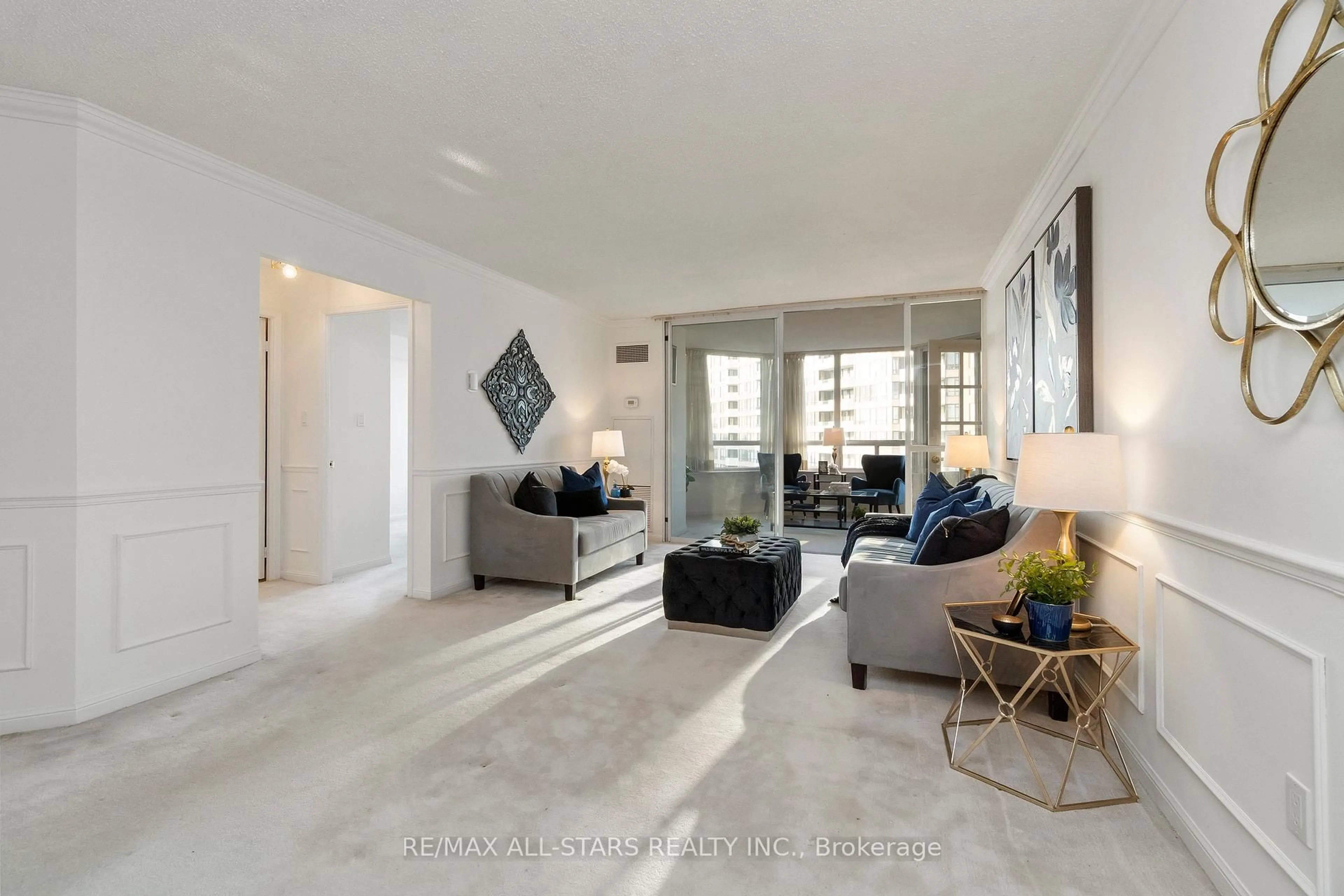 Living room with furniture, unknown for 610 Bullock Dr #701, Markham Ontario L3R 0G1