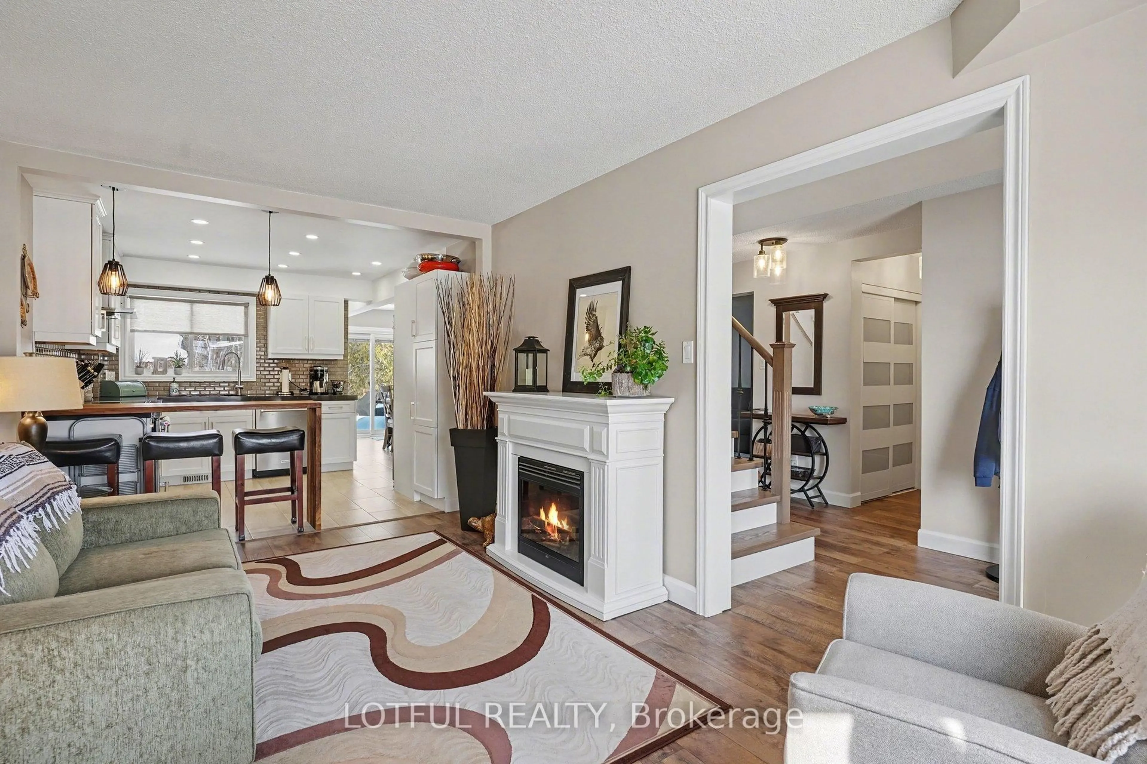 Unknown for 2212 Chalmers Cres, Innisfil Ontario L9S 1Y6