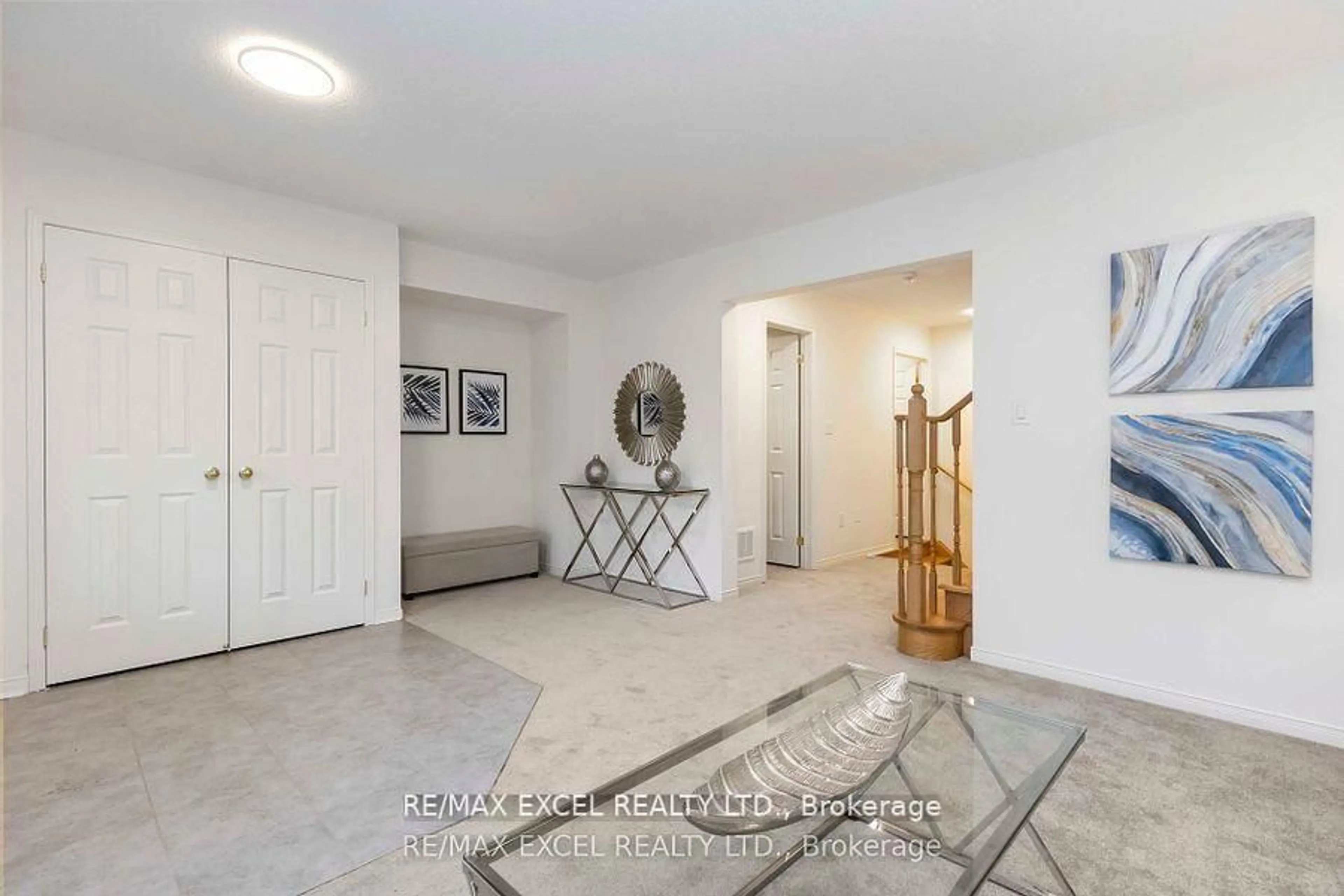 Indoor entryway for 69 William F Bell Pkwy, Richmond Hill Ontario L4S 0K1