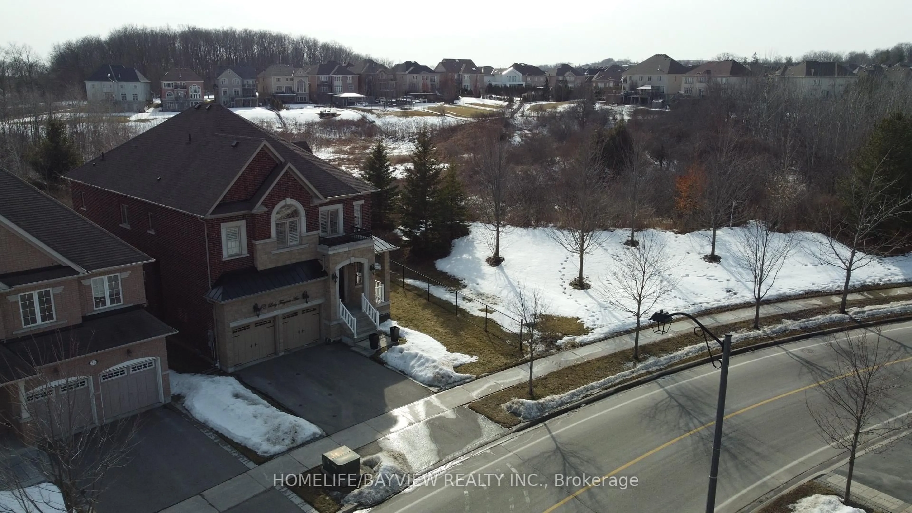 A pic from outside/outdoor area/front of a property/back of a property/a pic from drone, unknown for 42 Lady Fenyrose Ave, Vaughan Ontario L6A 0E2