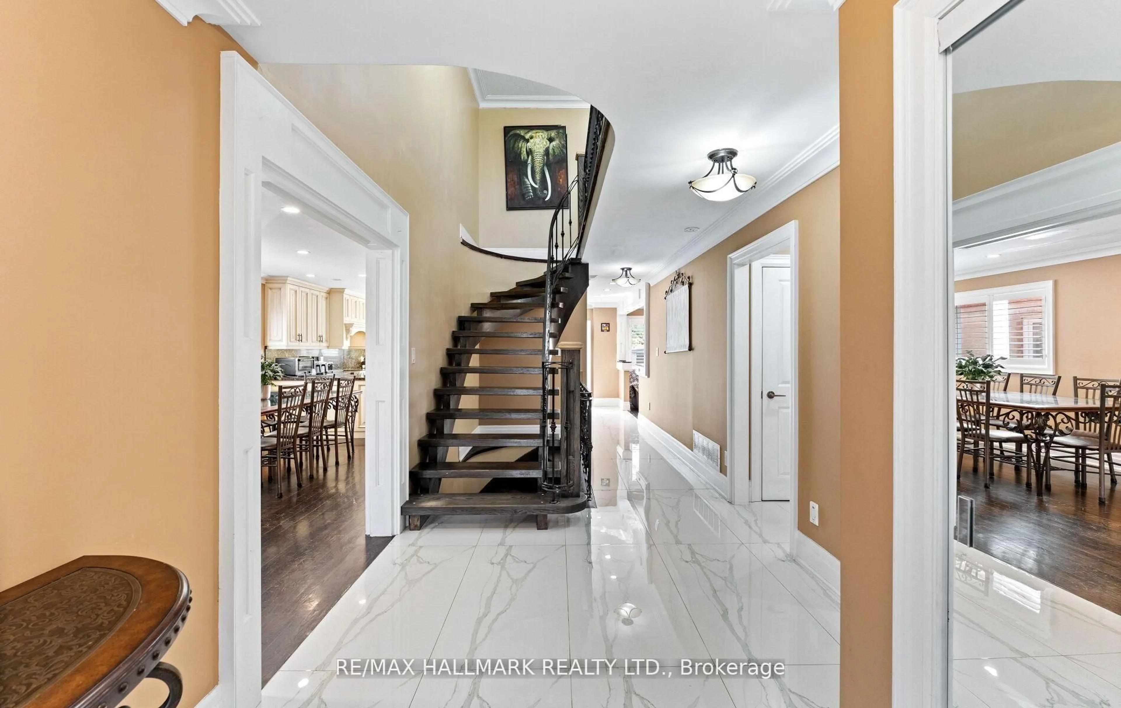 Indoor foyer for 287 Andy Cres, Vaughan Ontario L4H 1C4