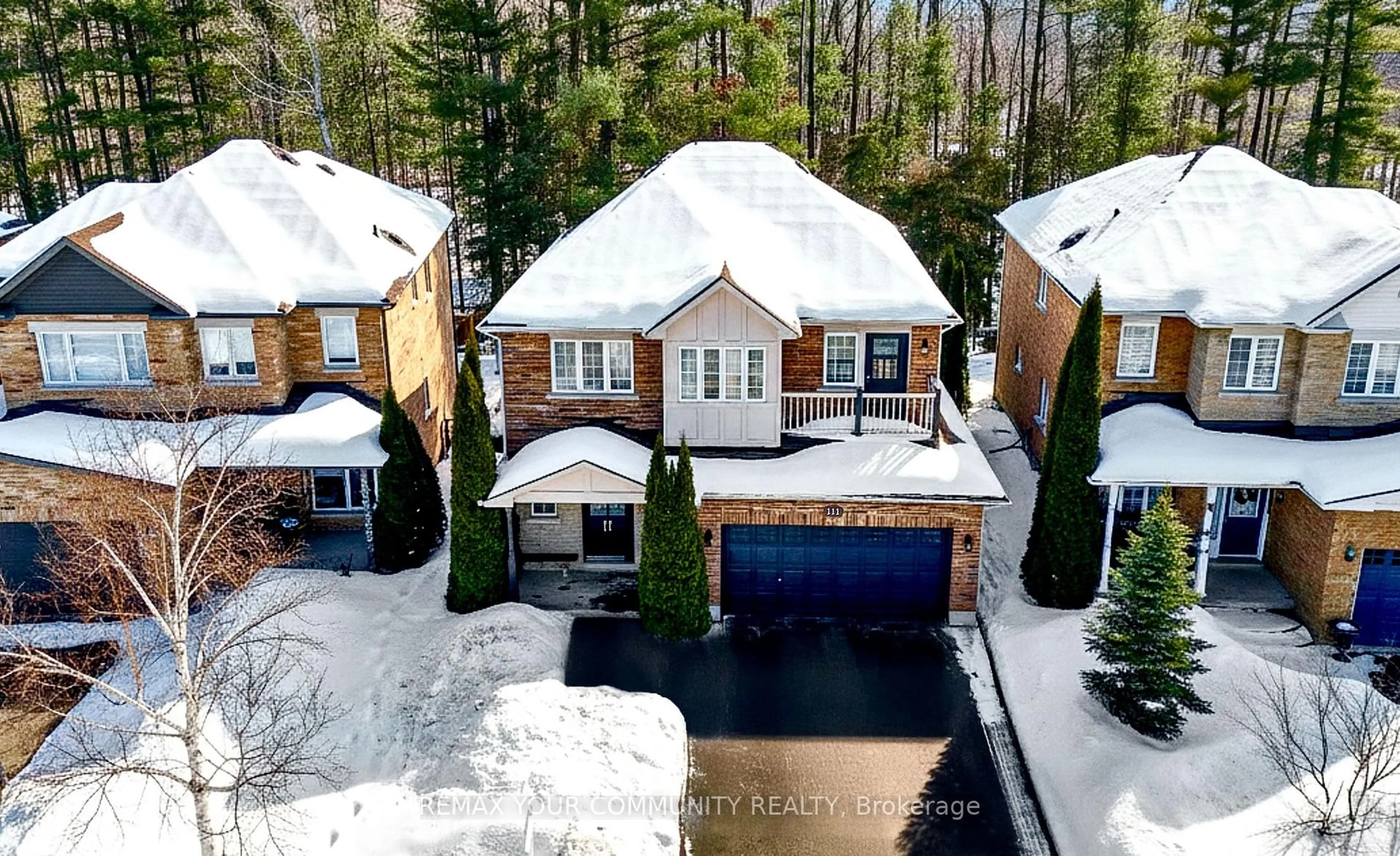 A pic from outside/outdoor area/front of a property/back of a property/a pic from drone, street for 111 Worthington Ave, Richmond Hill Ontario L4E 3Z6