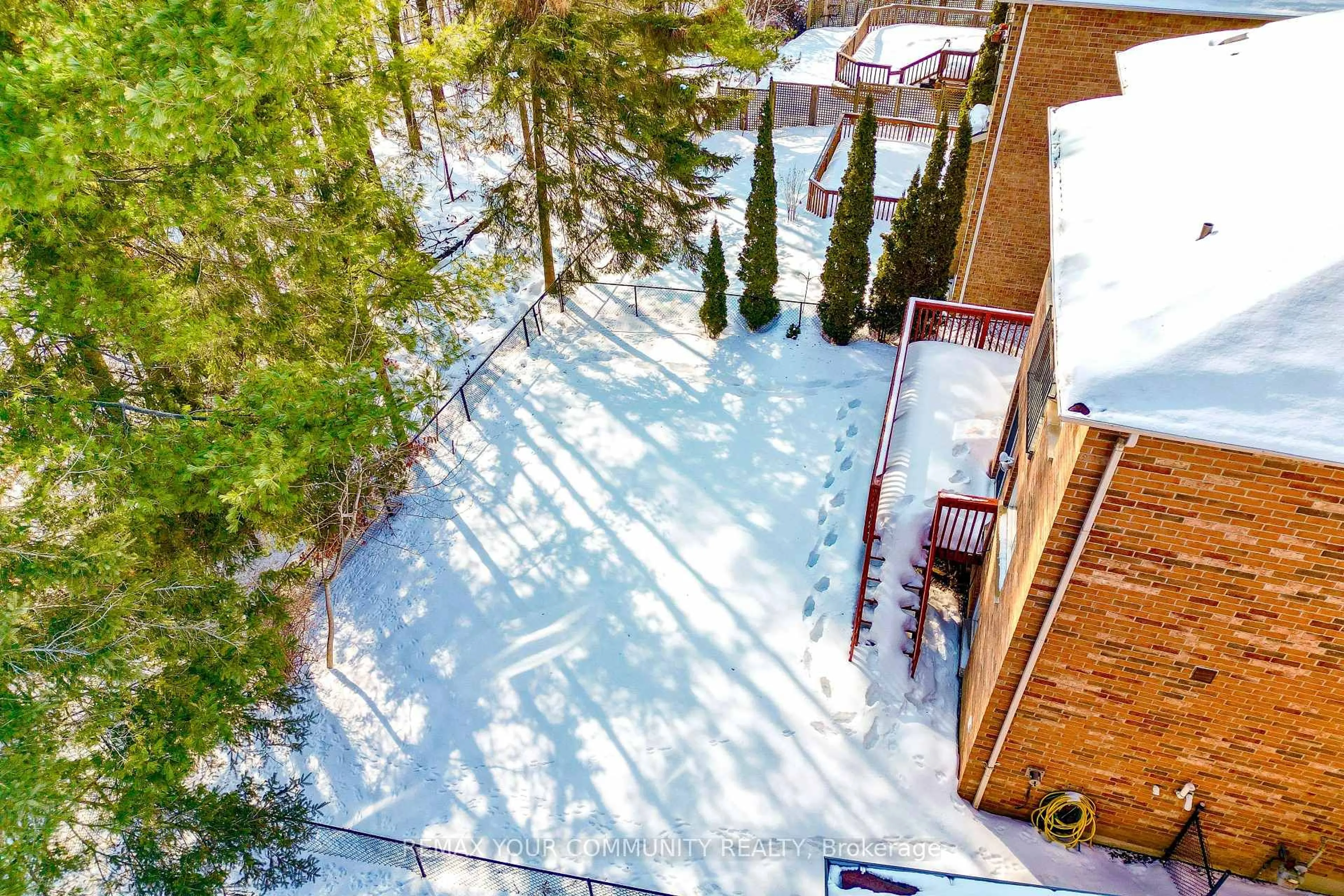 Patio, city buildings view from balcony for 111 Worthington Ave, Richmond Hill Ontario L4E 3Z6