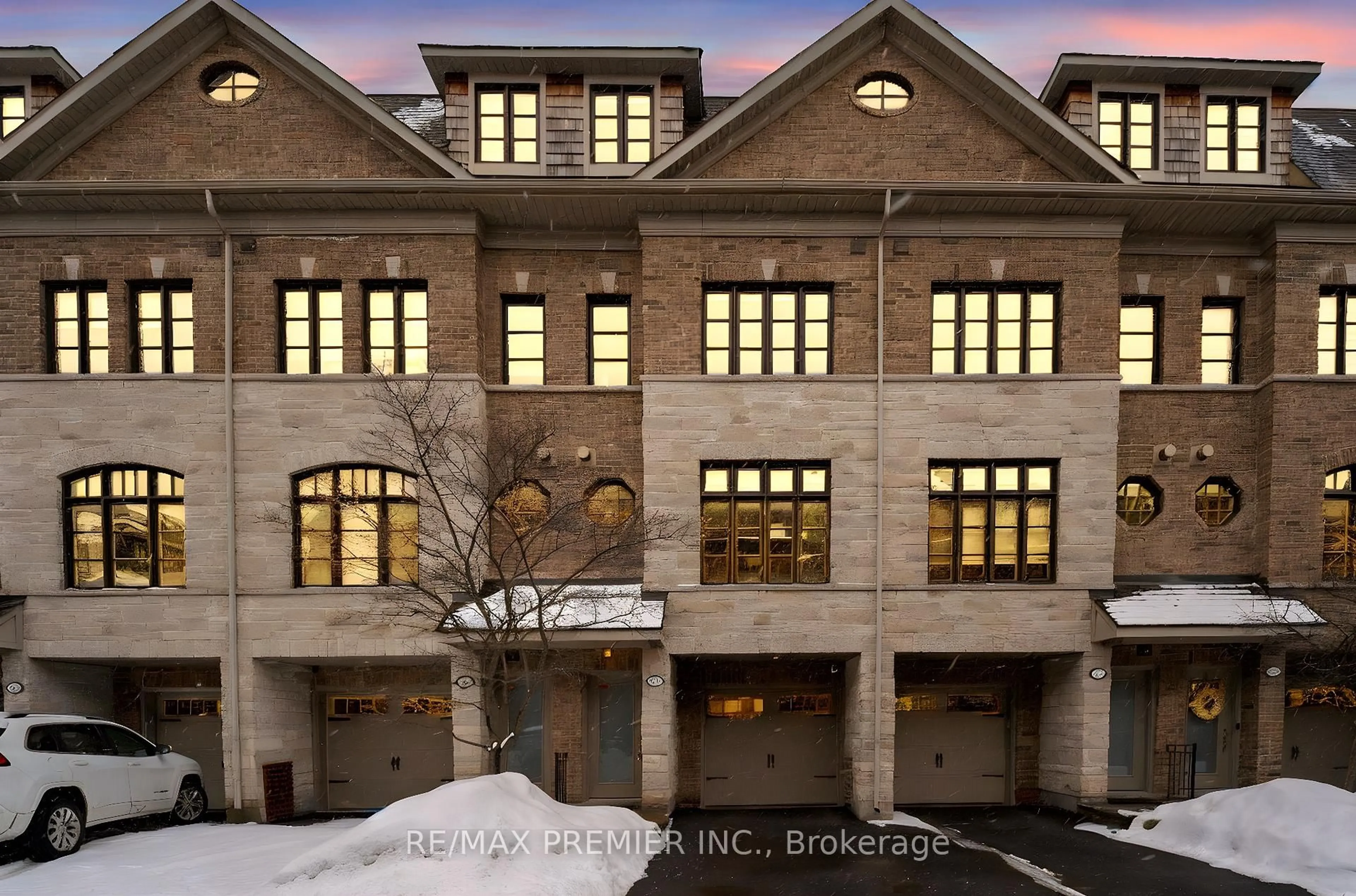 Unknown for 27 Powseland Cres #12, Vaughan Ontario L4L 0C5