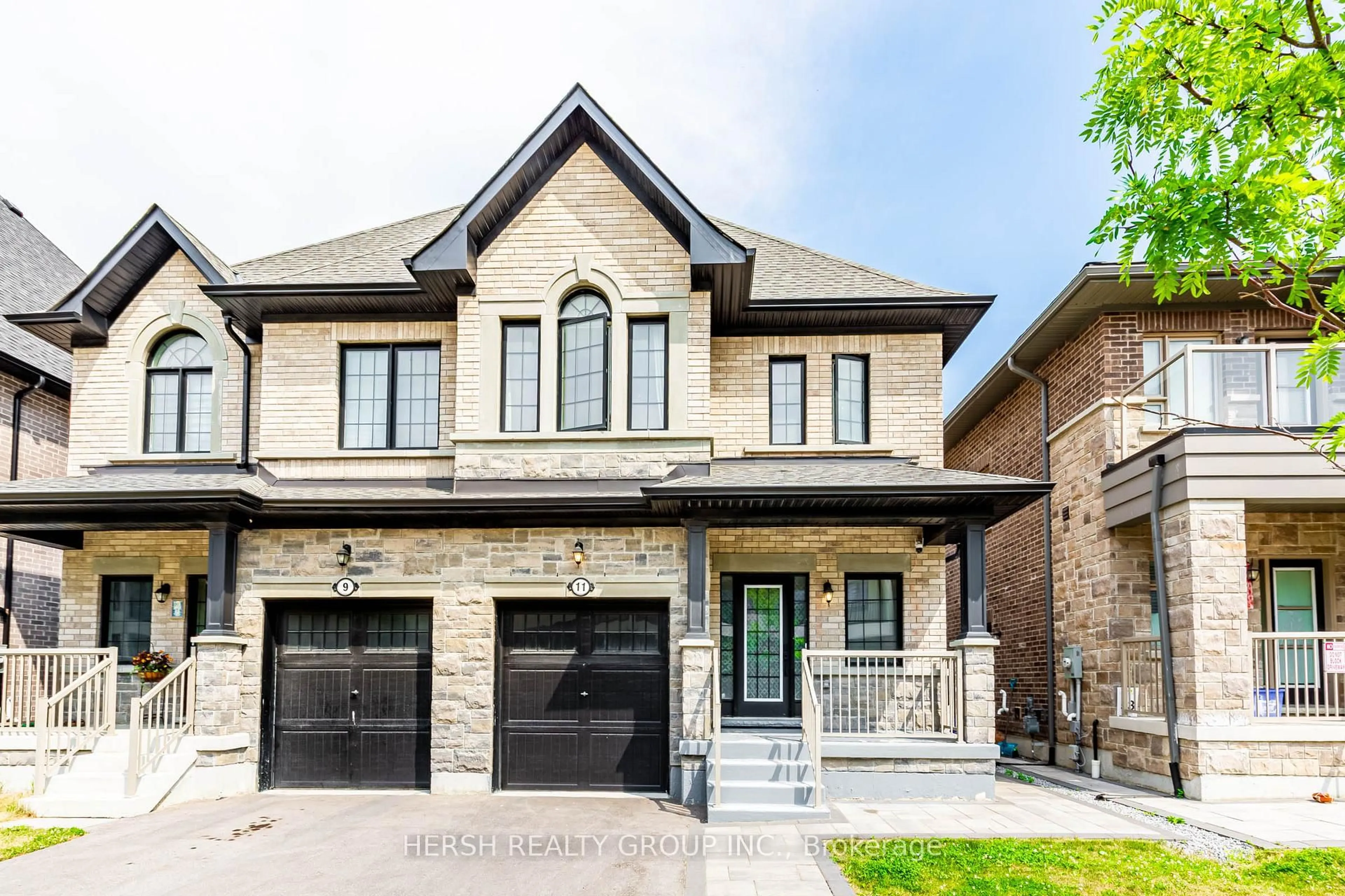 Home with brick exterior material, street for 11 Alan Williams Tr, Uxbridge Ontario L9P 0R5