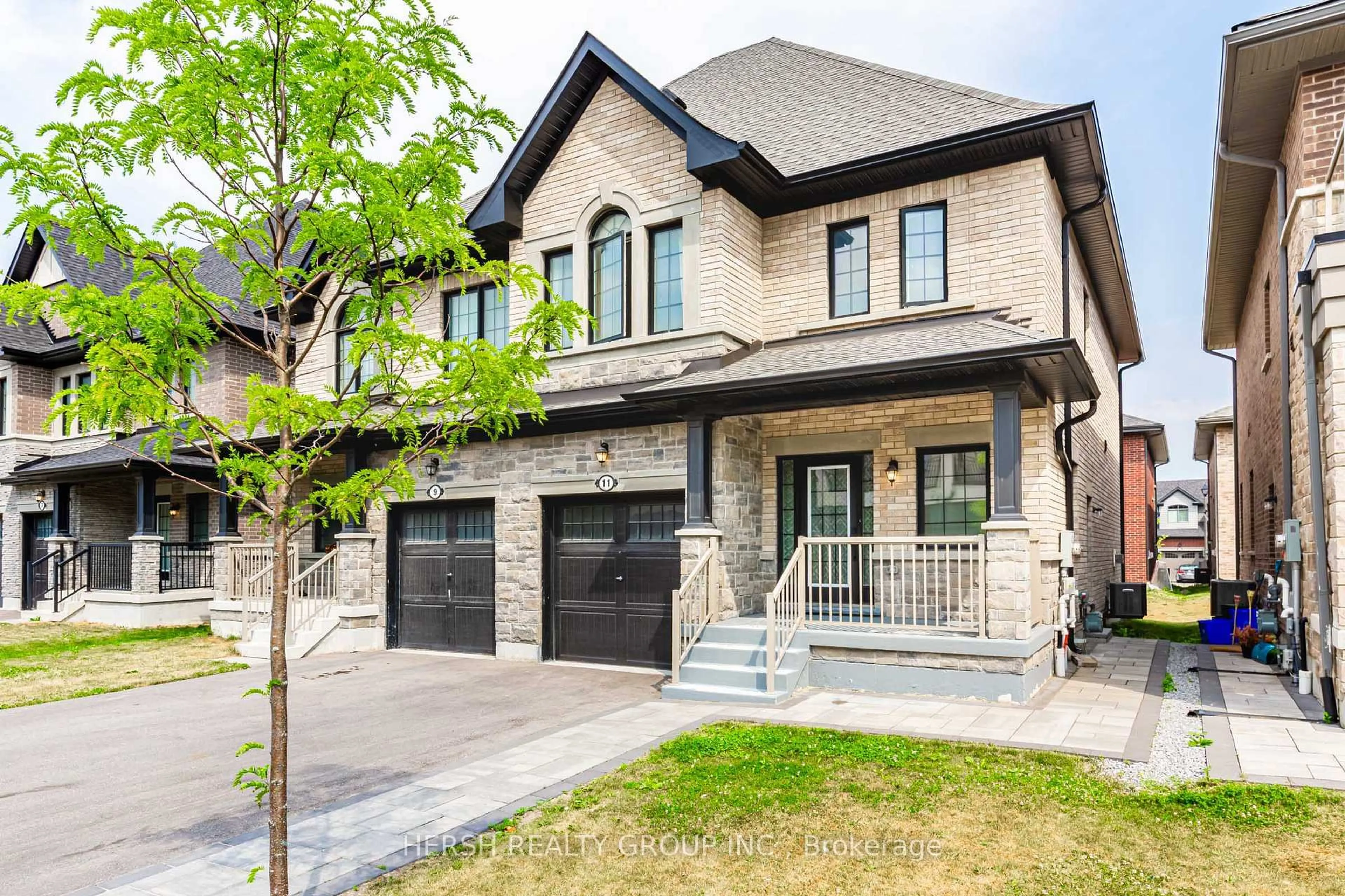 Home with brick exterior material, street for 11 Alan Williams Tr, Uxbridge Ontario L9P 0R5