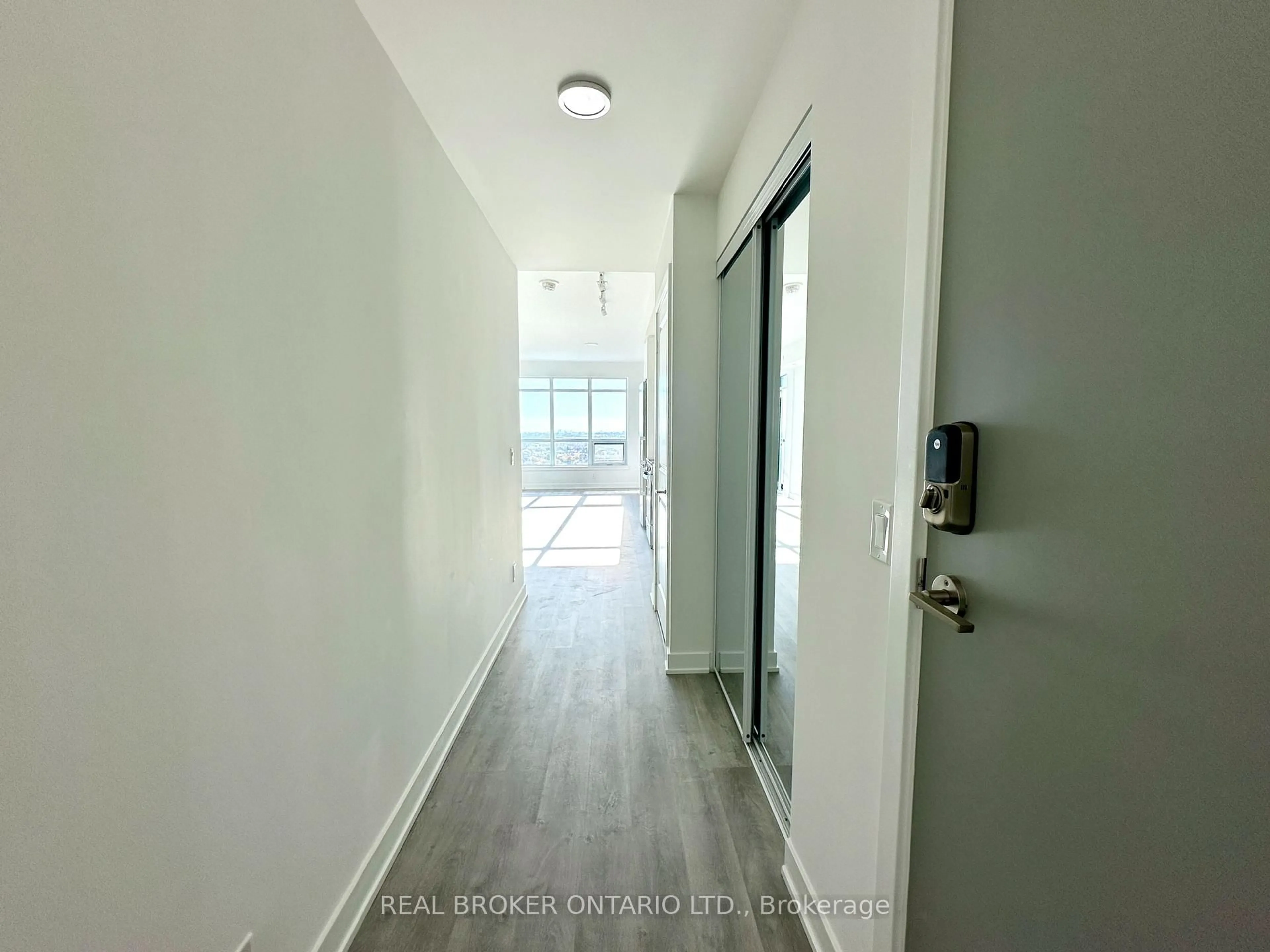 Indoor entryway for 30 Upper Mall Way #1902A, Vaughan Ontario L4J 0L7