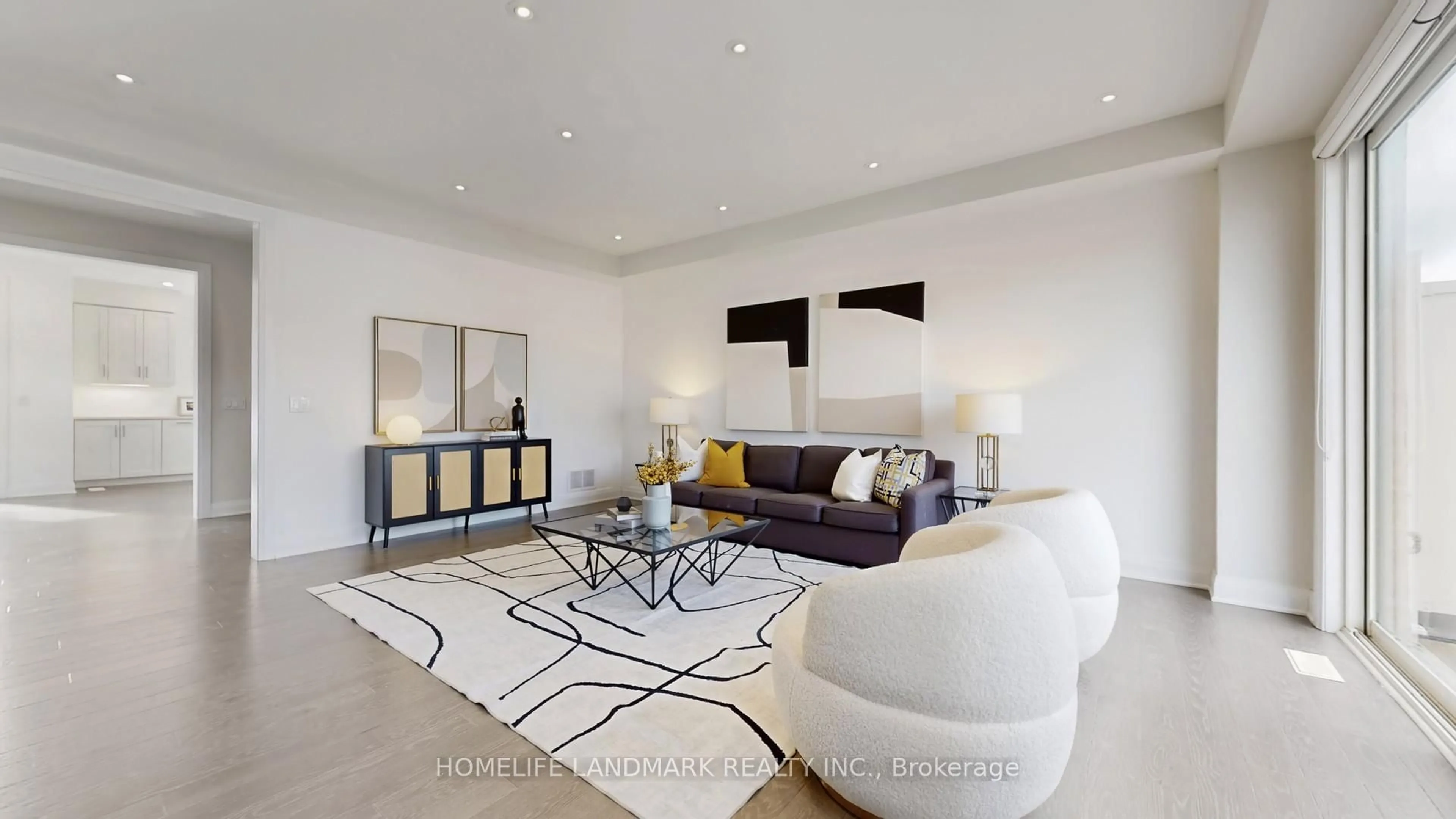 Living room with furniture, unknown for 393 William Graham Dr, Aurora Ontario L4G 0Z9