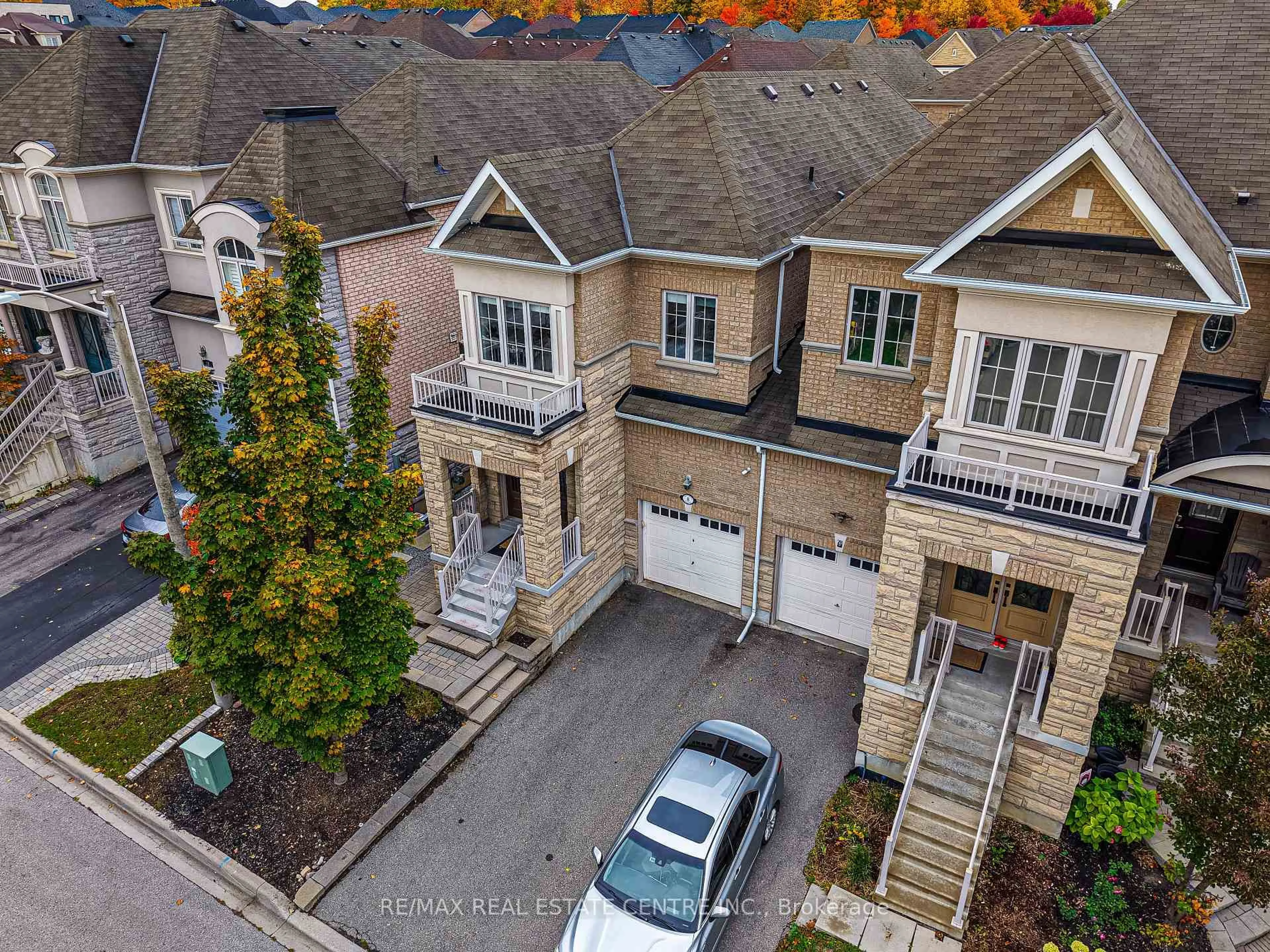 A pic from outside/outdoor area/front of a property/back of a property/a pic from drone, street for 8 Bristlewood Cres, Vaughan Ontario L4J 0H4