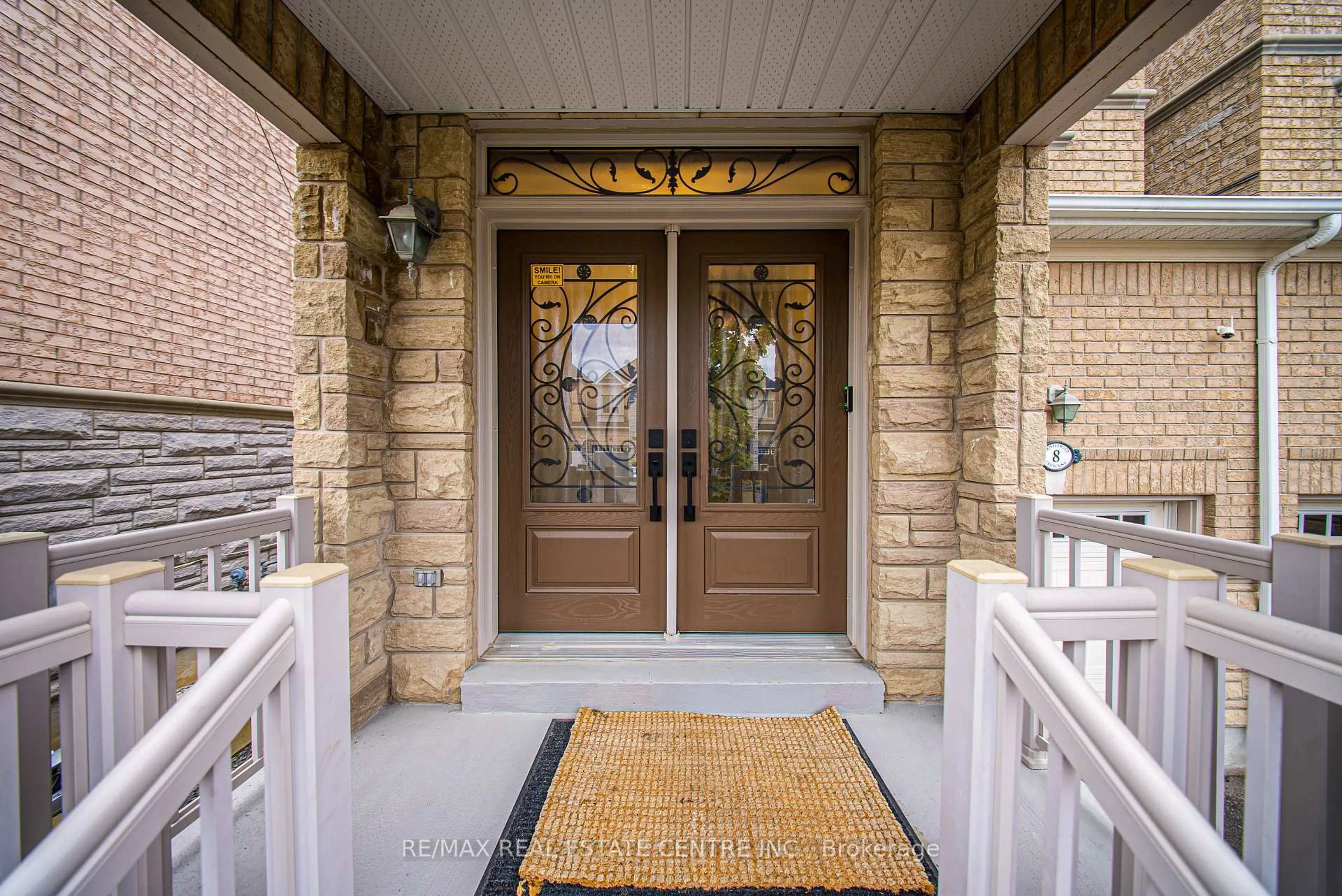 Indoor entryway for 8 Bristlewood Cres, Vaughan Ontario L4J 0H4