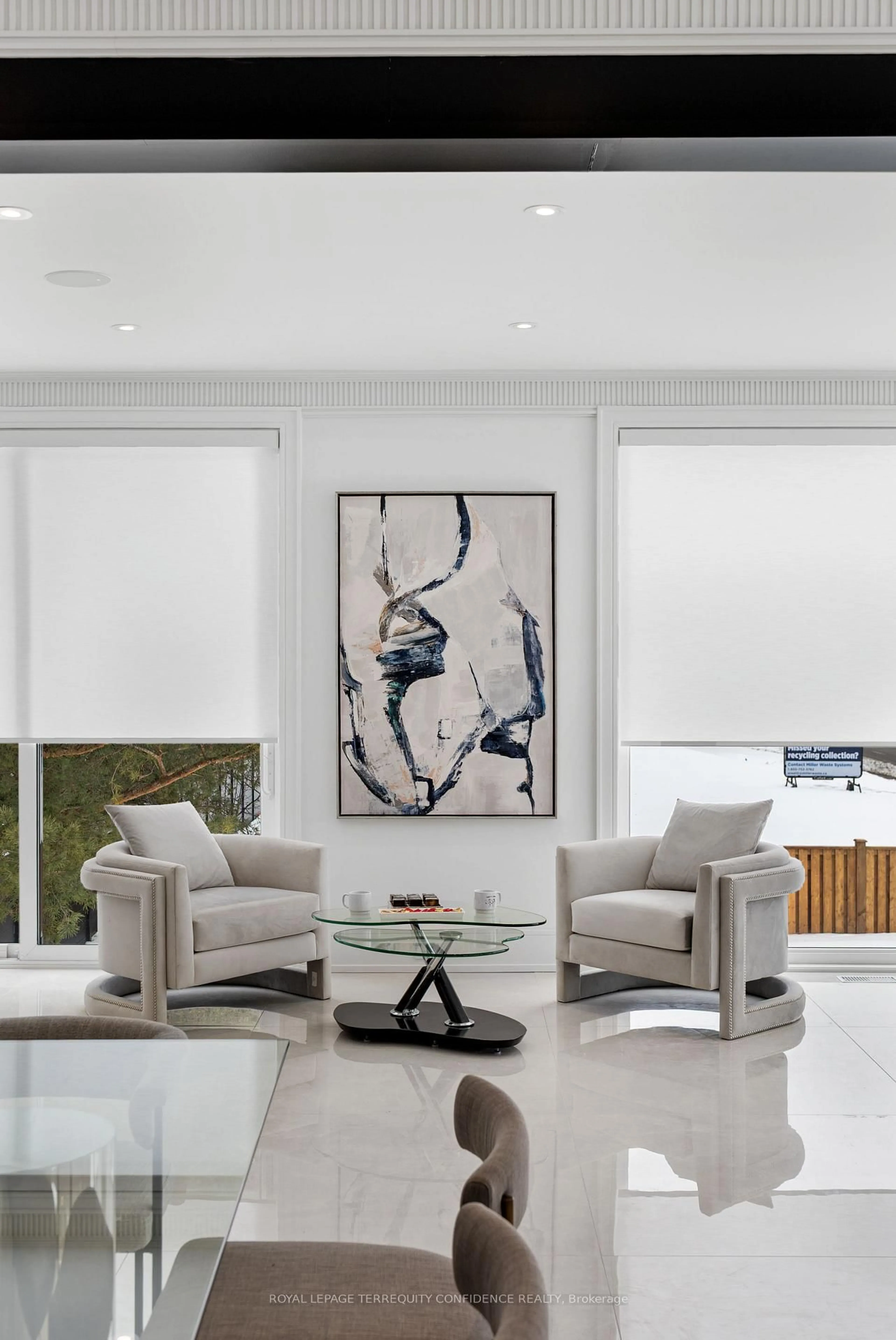 Living room with furniture, unknown for 85 Crestwood Rd, Vaughan Ontario L4J 1A4