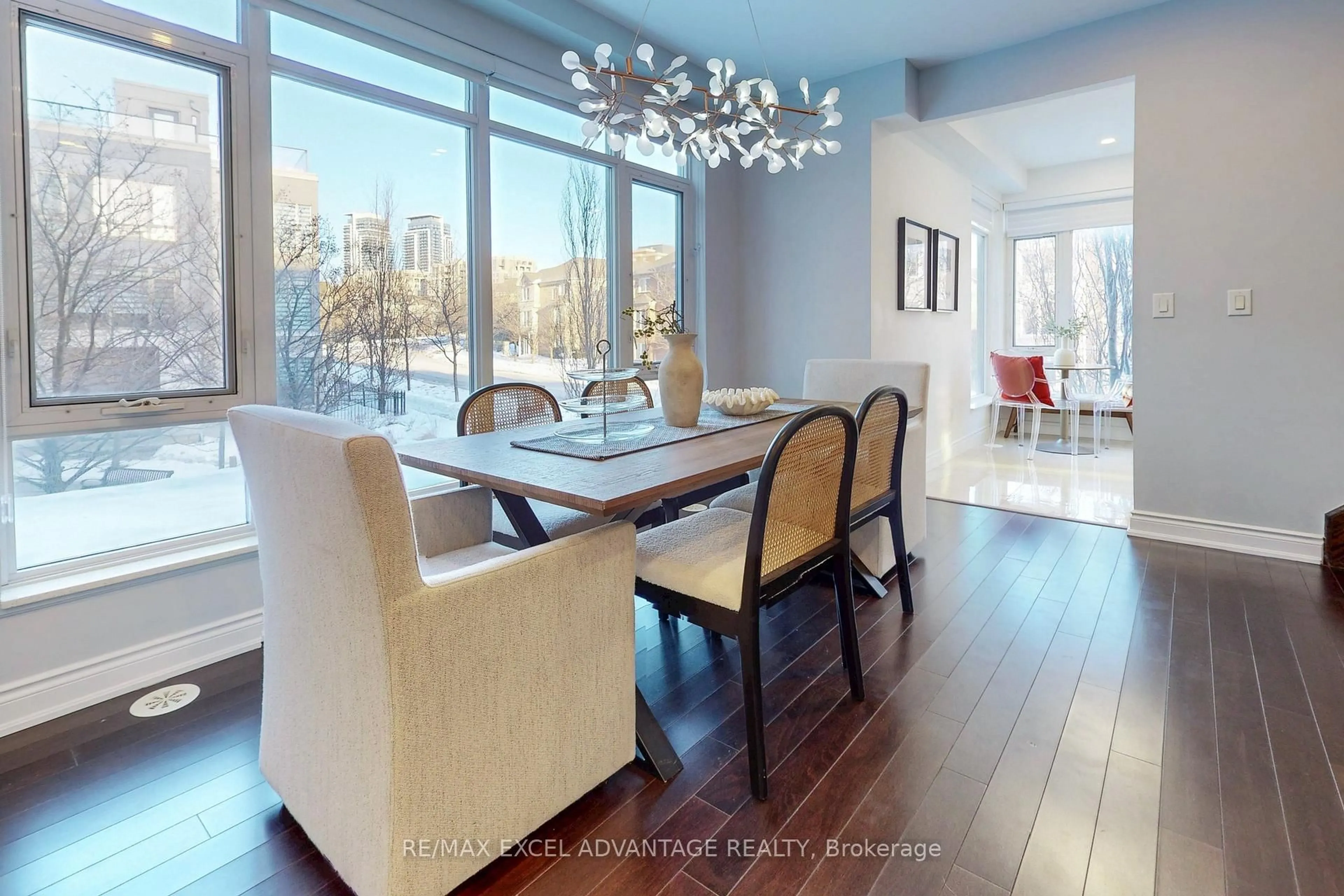 Dining room, wood/laminate floor for 301 South Park Rd, Markham Ontario L3T 0B9