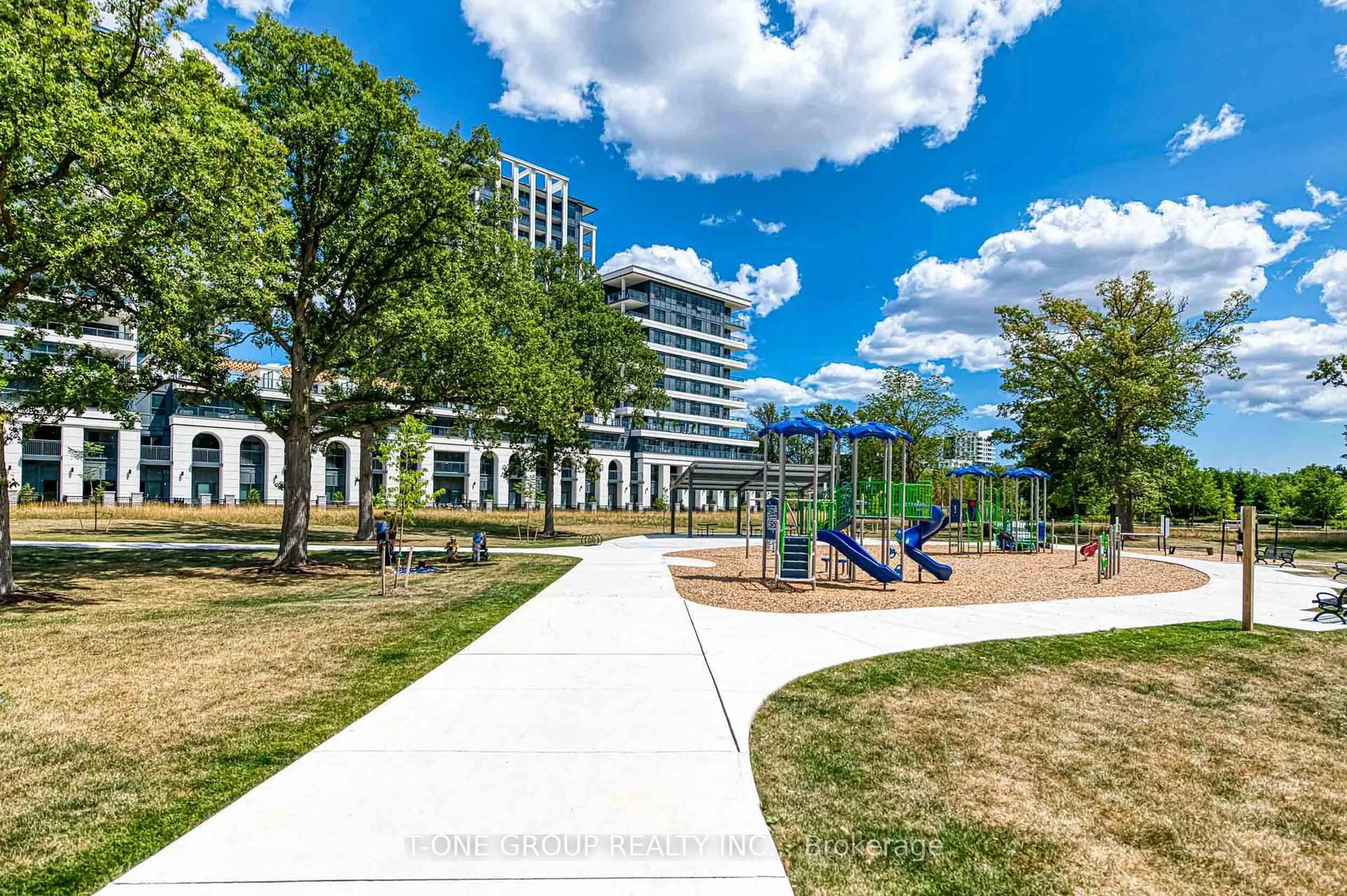 Patio, unknown for 8 Cedarland Dr #1115, Markham Ontario L6G 0H4