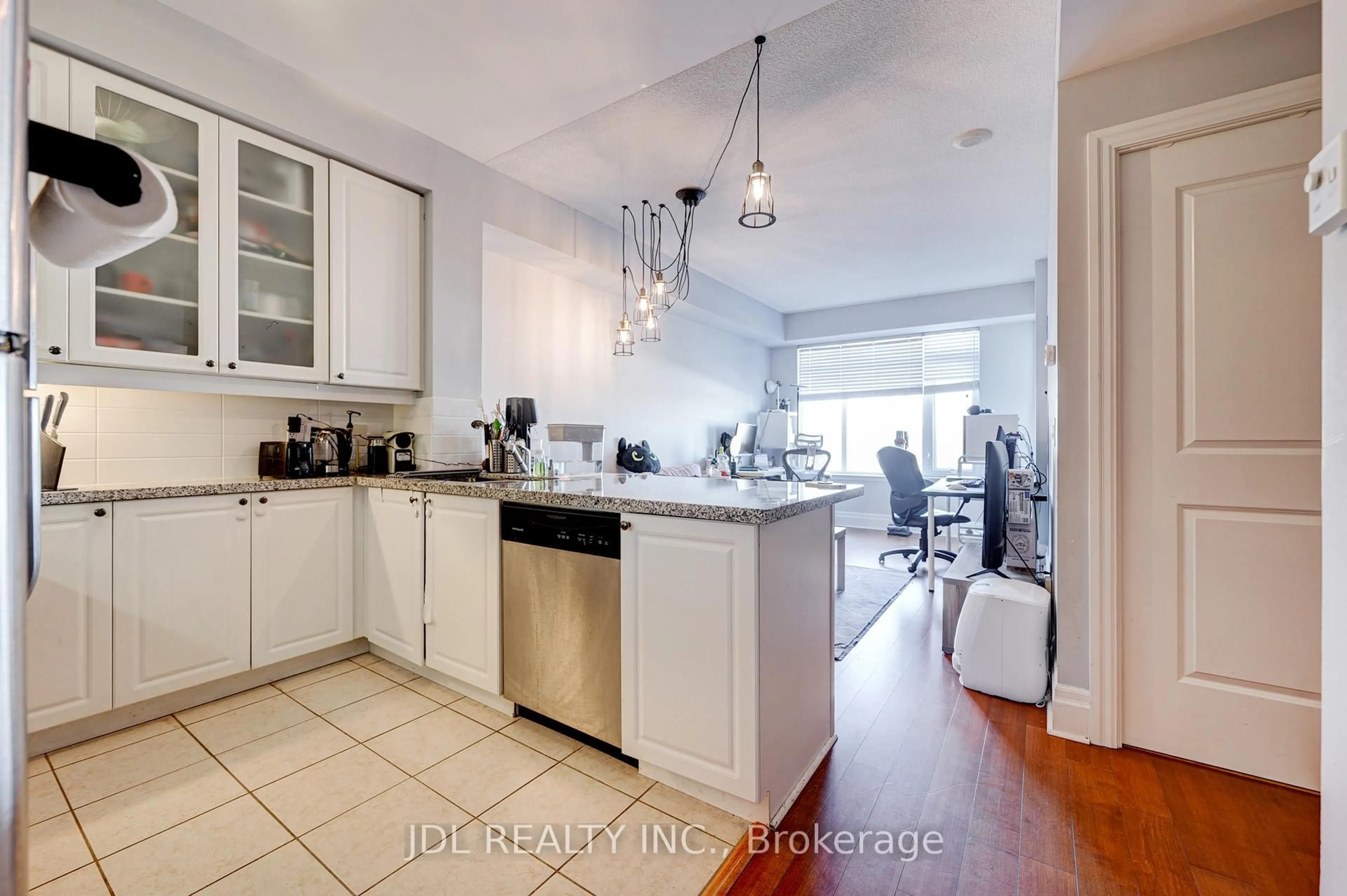 Open concept kitchen, ceramic/tile floor for 111 Upper Duke Cres #214, Markham Ontario L6G 0C8