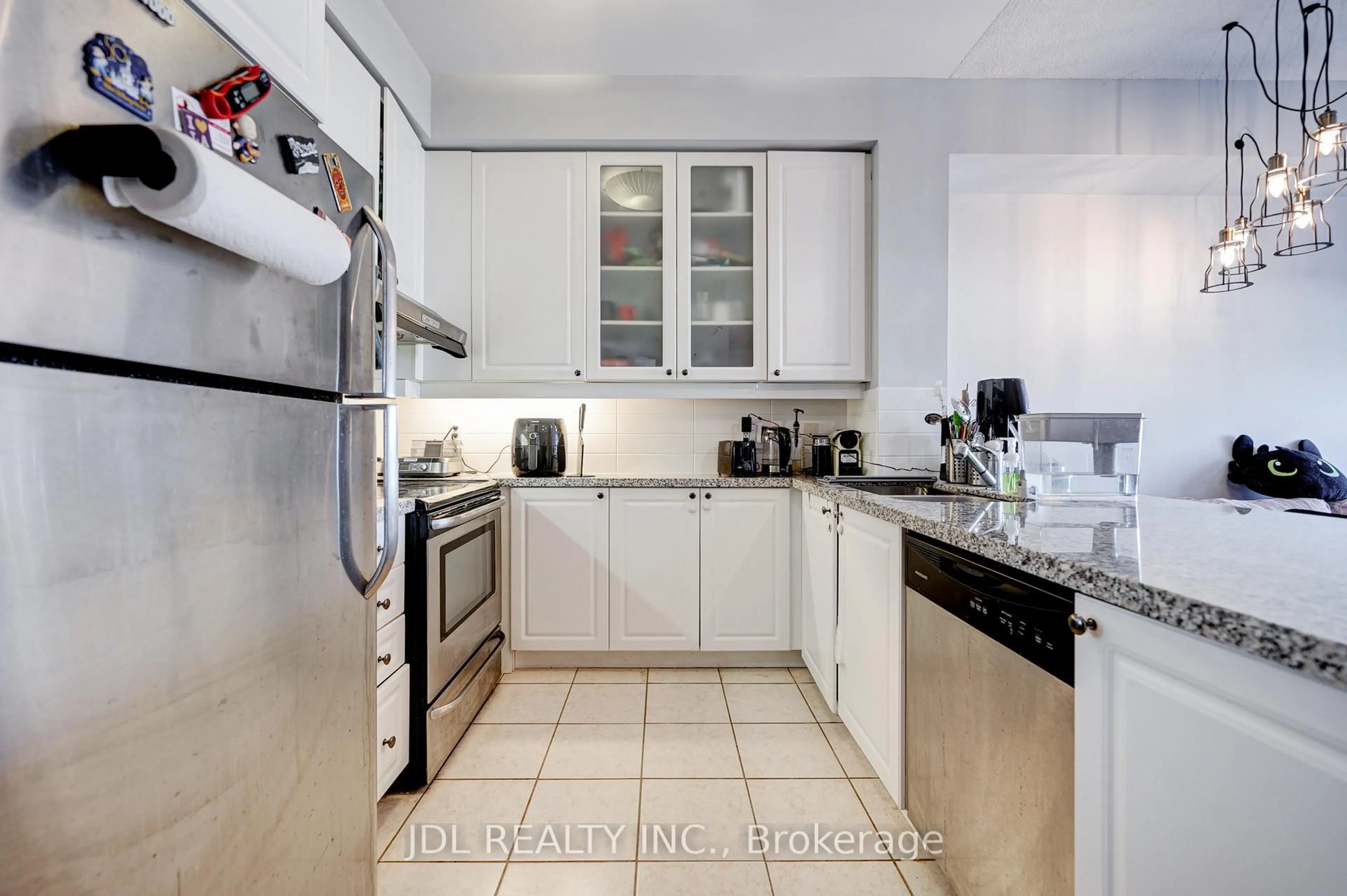 Standard kitchen, ceramic/tile floor for 111 Upper Duke Cres #214, Markham Ontario L6G 0C8