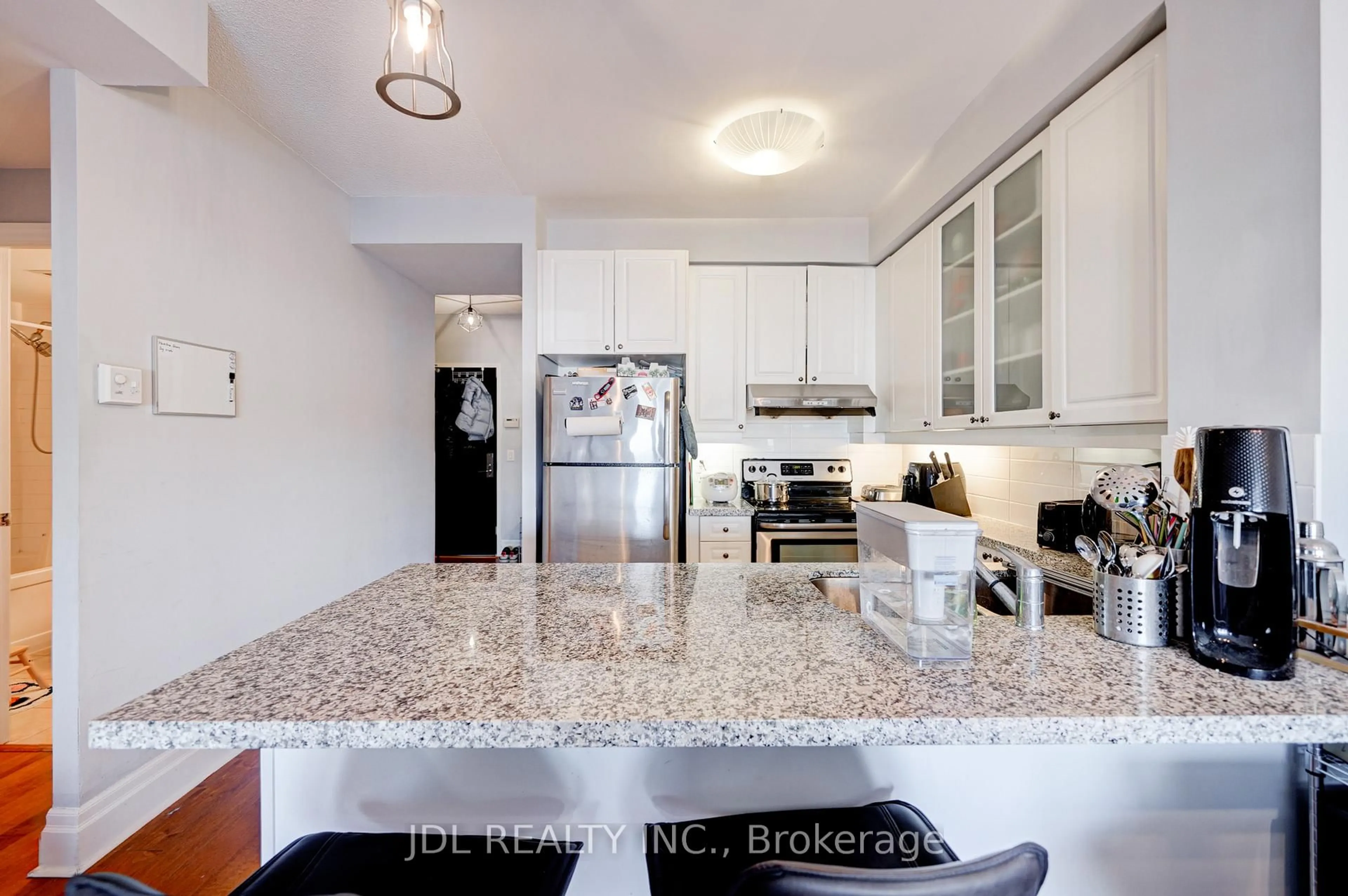 Open concept kitchen, ceramic/tile floor for 111 Upper Duke Cres #214, Markham Ontario L6G 0C8