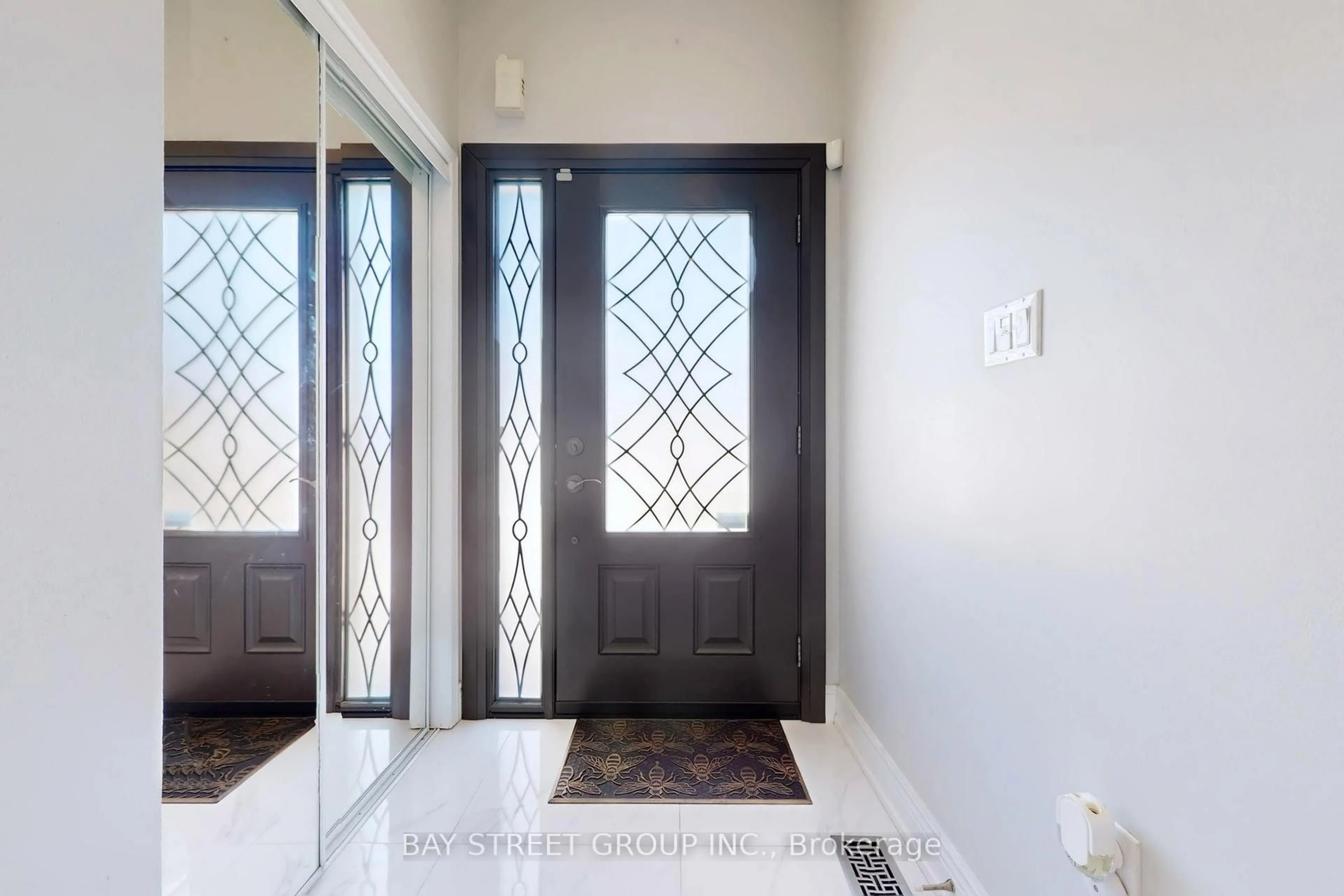 Indoor entryway for 73 All Points Dr, Whitchurch-Stouffville Ontario L4A 0W6