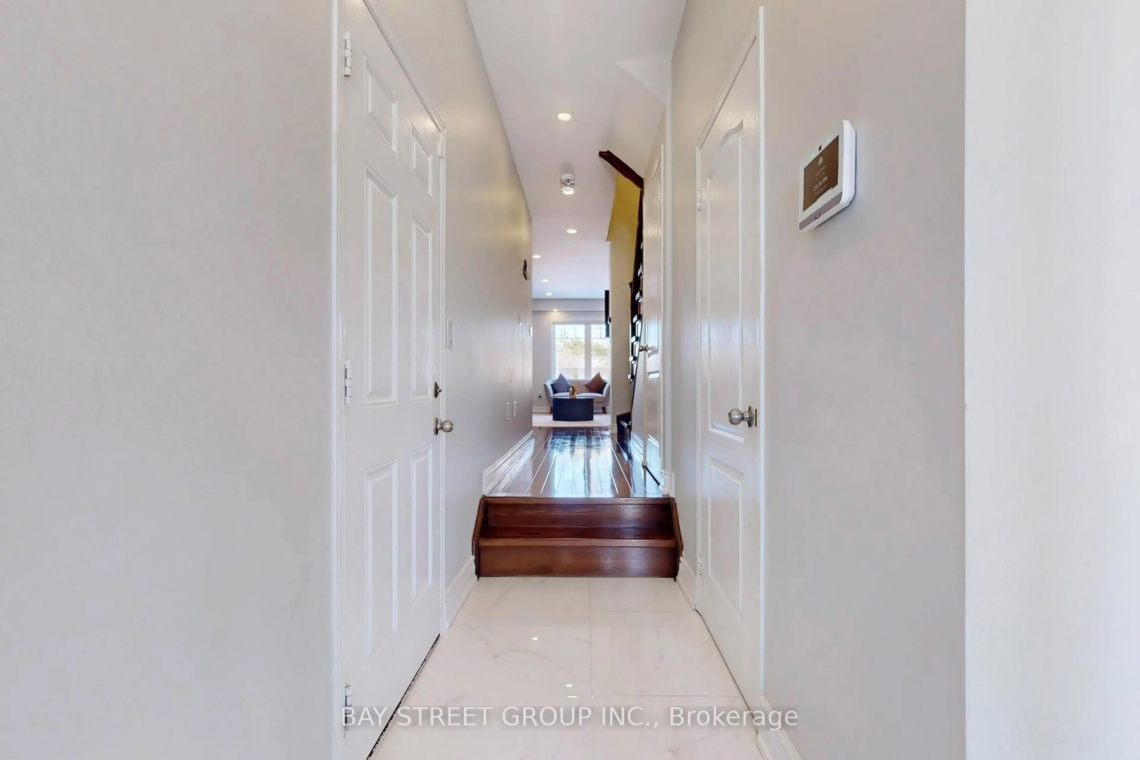 Indoor entryway for 73 All Points Dr, Whitchurch-Stouffville Ontario L4A 0W6
