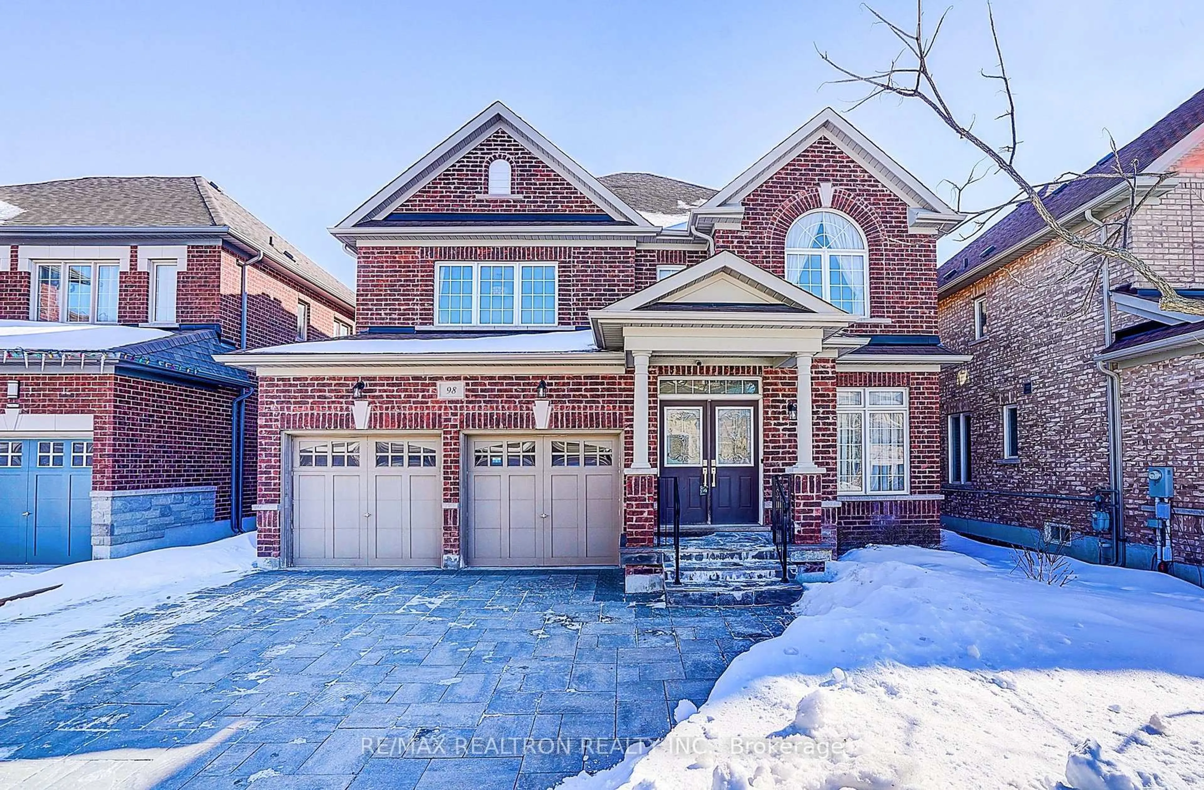Home with brick exterior material, street for 98 Thornhill Ravines Cres, Vaughan Ontario L6A 4J8
