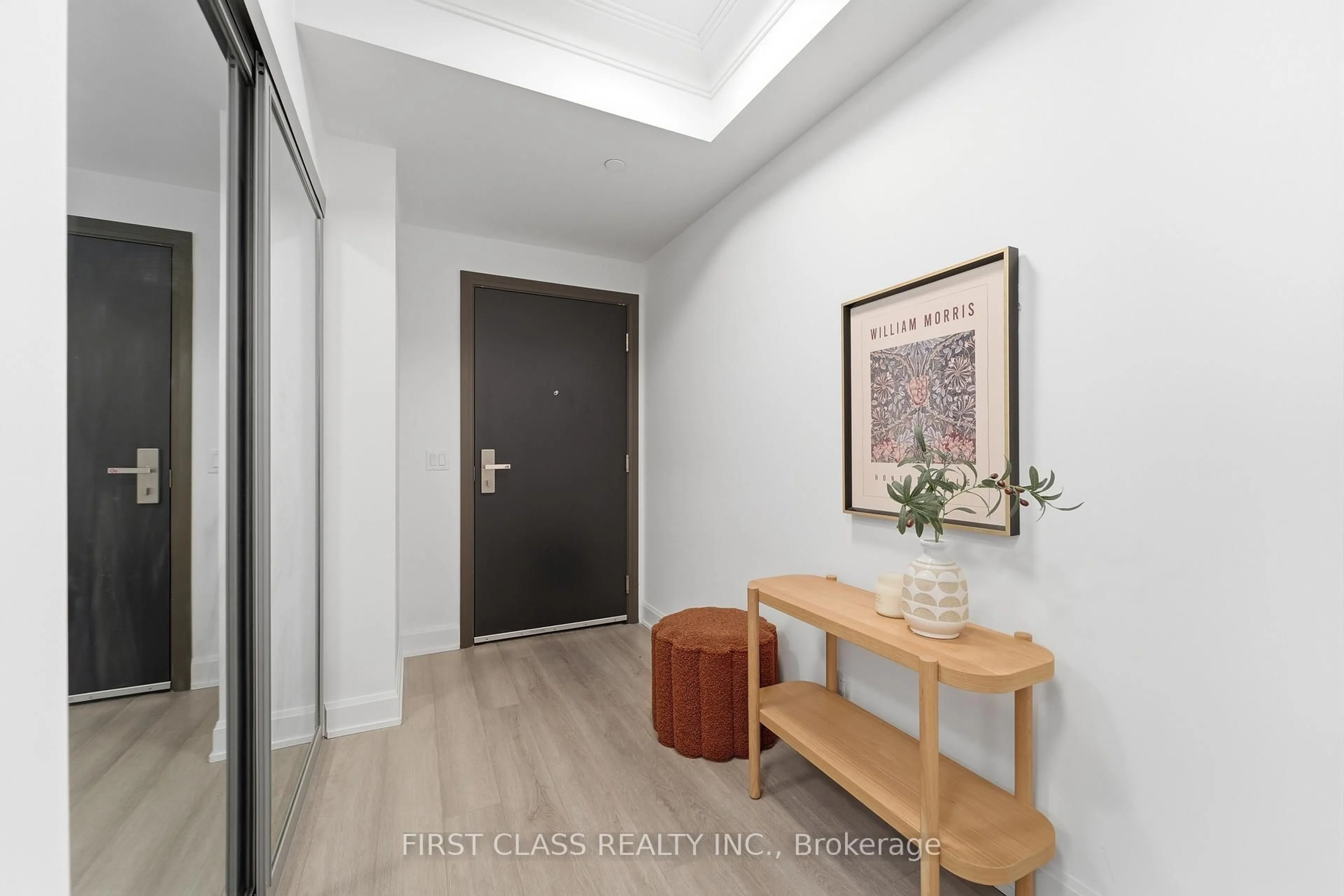 Indoor entryway for 8 Water Walk Dr #707, Markham Ontario L3R 6L4