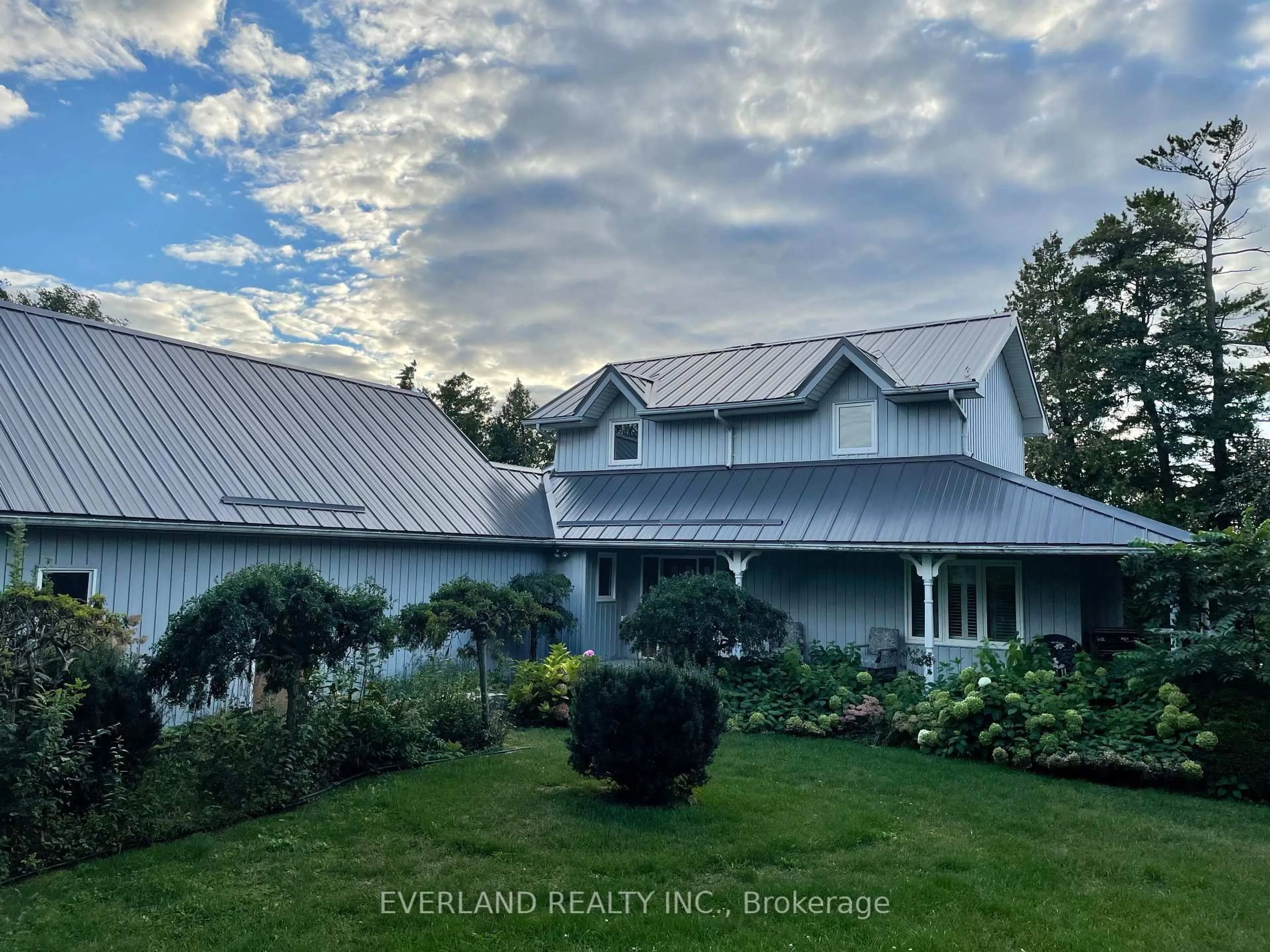 A pic from outside/outdoor area/front of a property/back of a property/a pic from drone, unknown for 24940 Thorah Park Blvd, Brock Ontario L0K 1A0