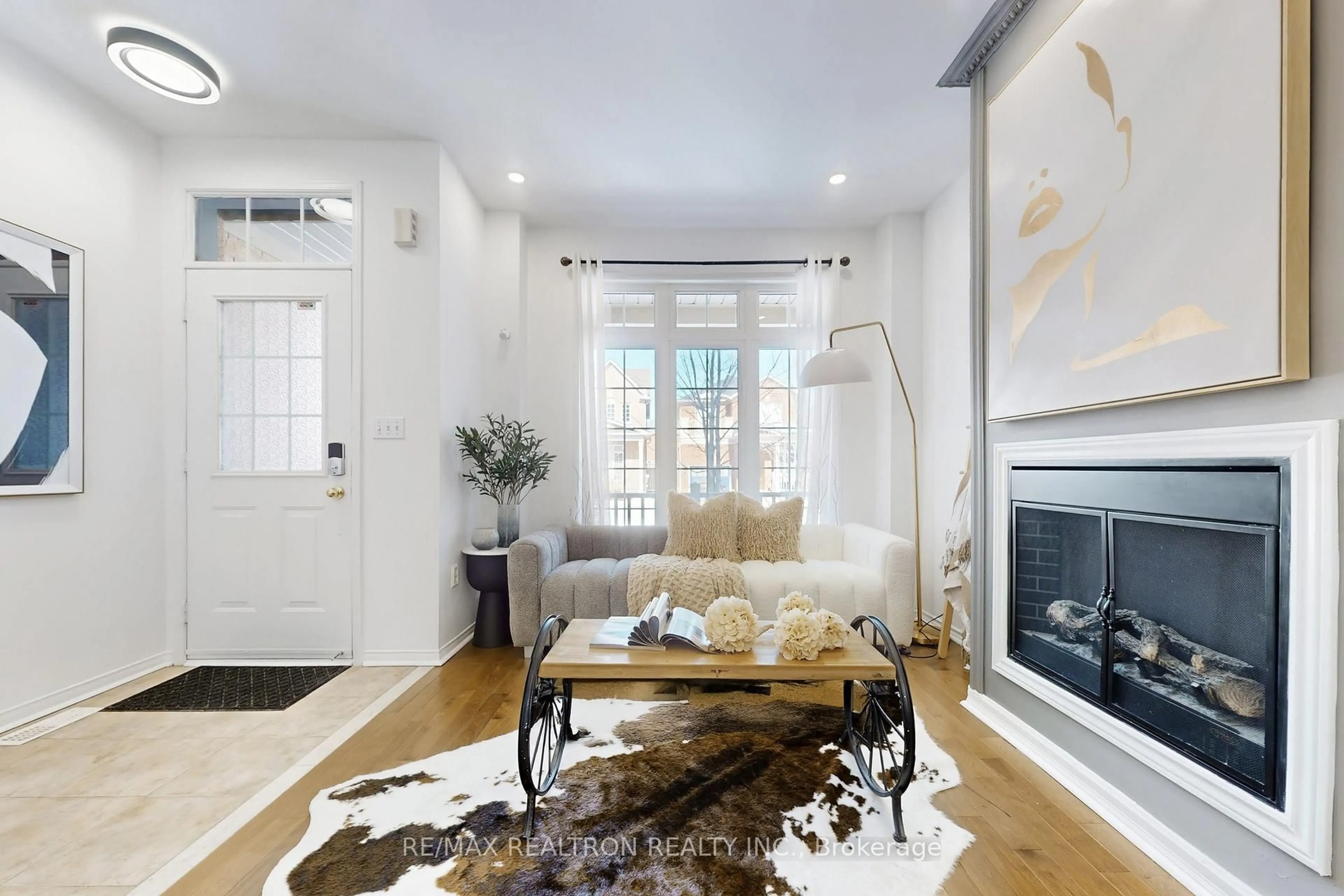 Living room with furniture, unknown for 49 Rainbow Valley Cres, Markham Ontario L6E 1Z1