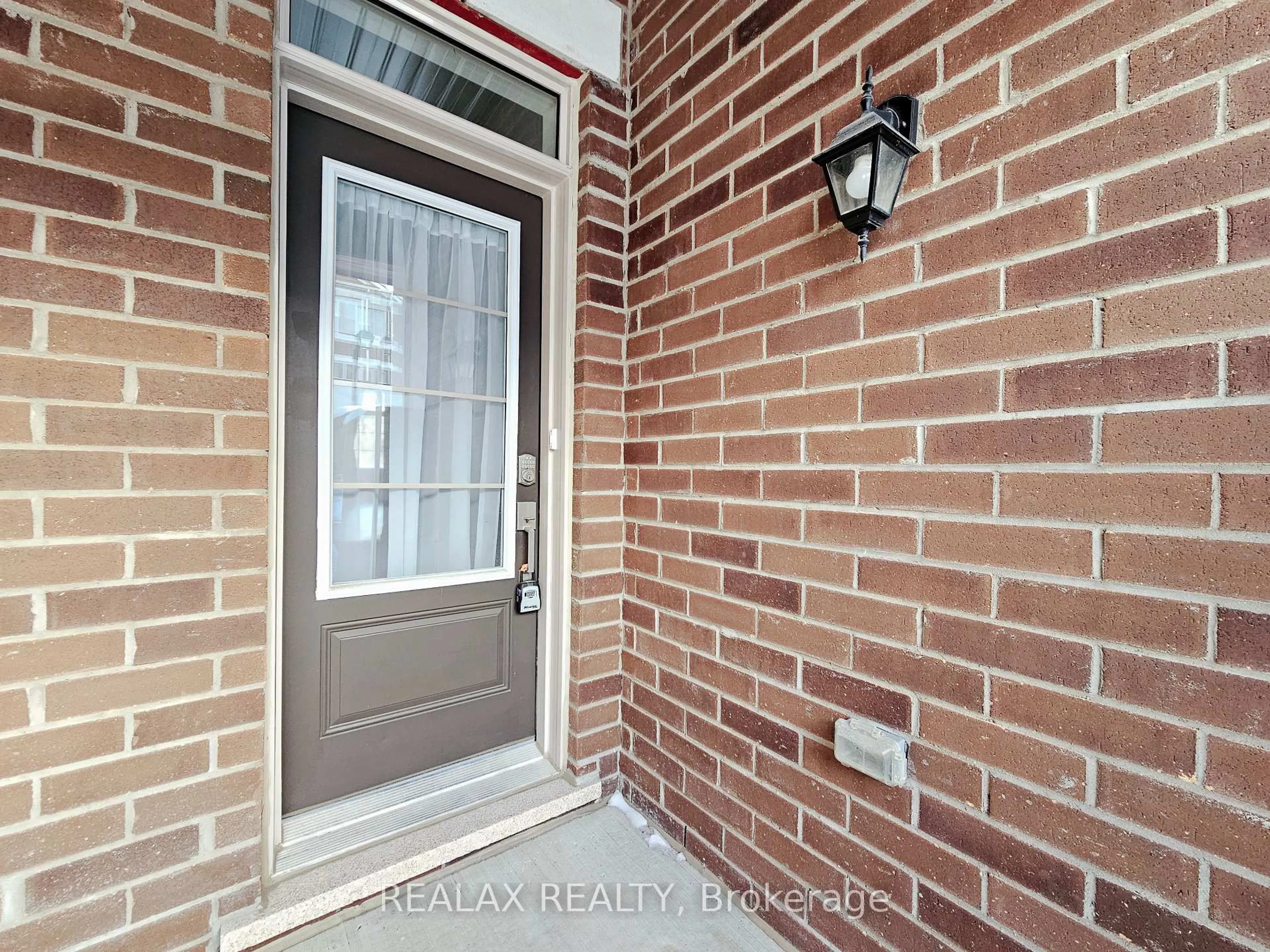 Indoor entryway for 103 Carneros Way, Markham Ontario L6B 1R2