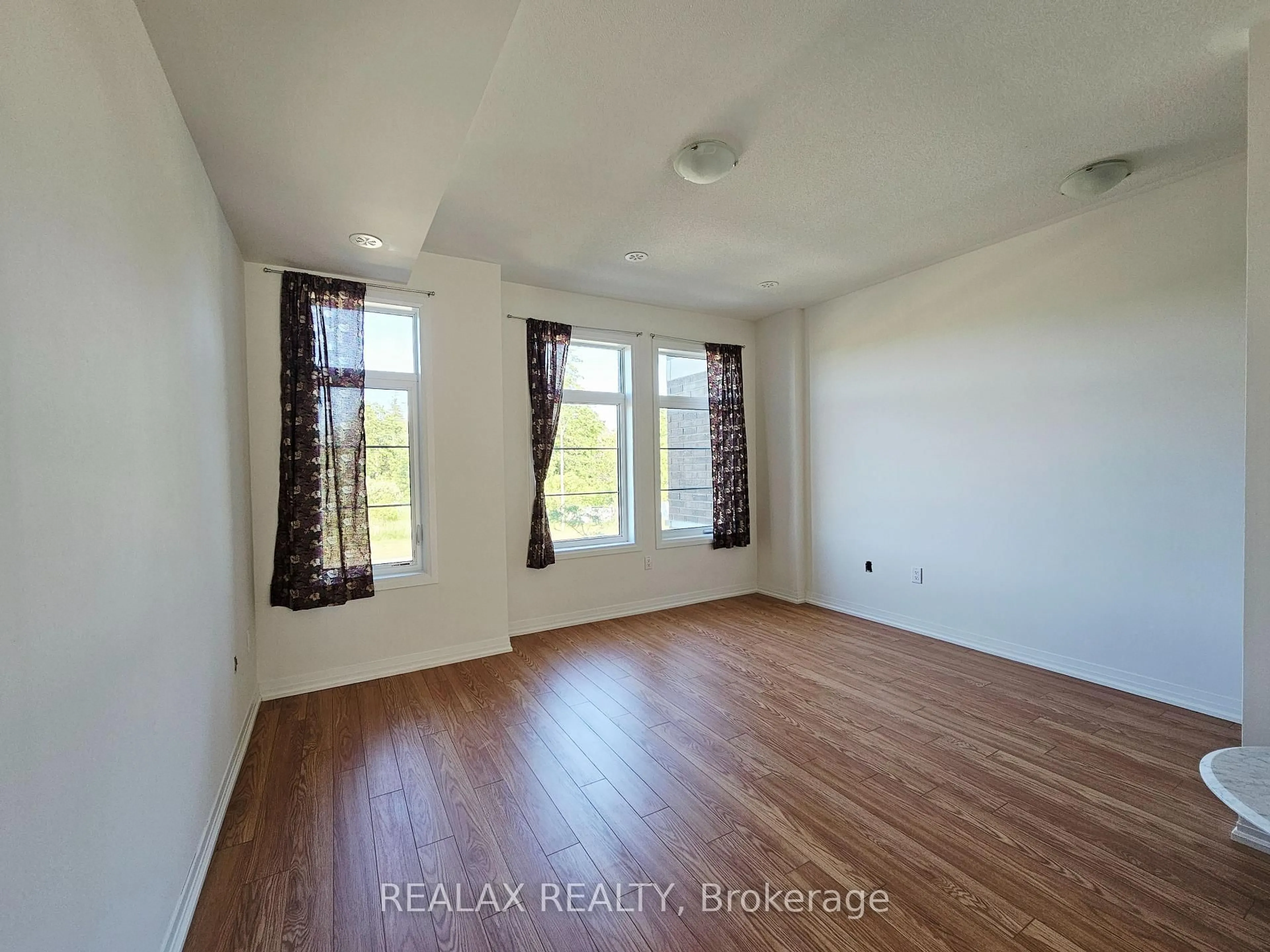 A pic of a room for 103 Carneros Way, Markham Ontario L6B 1R2