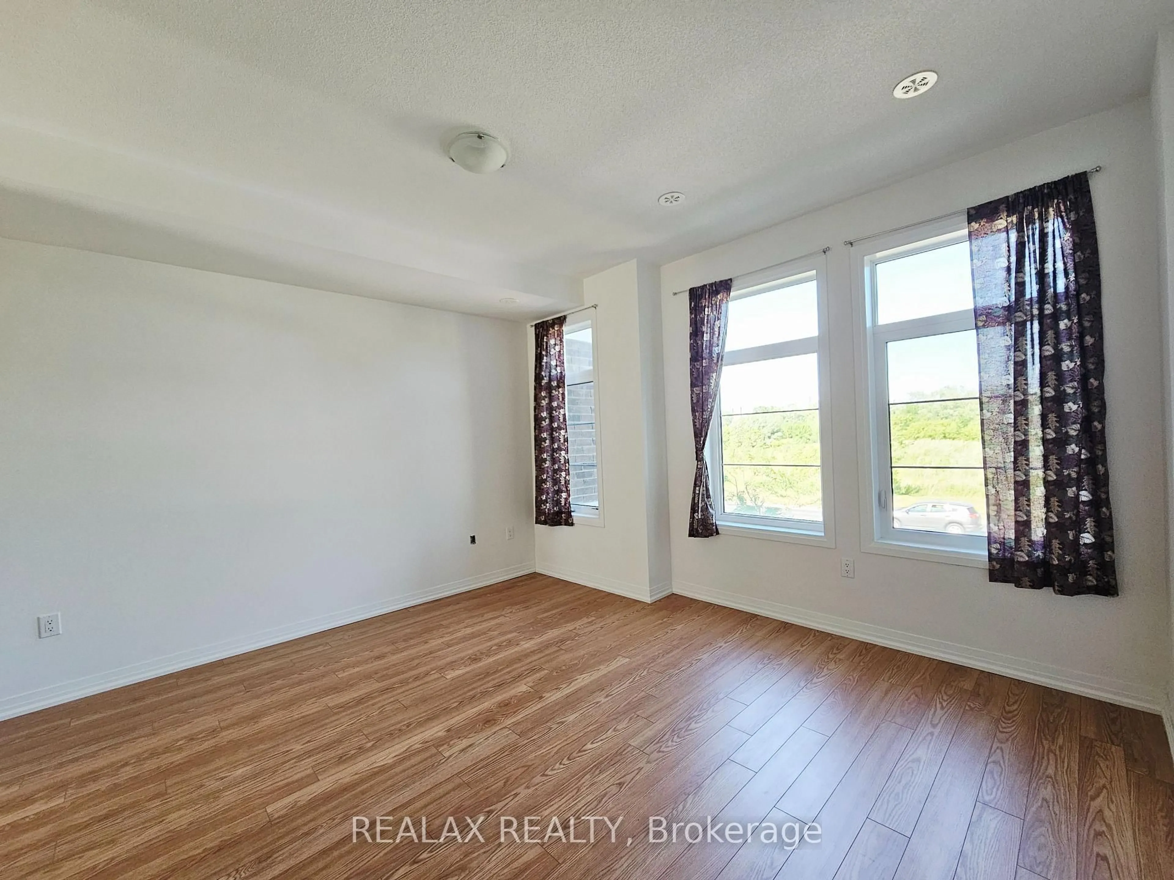 A pic of a room for 103 Carneros Way, Markham Ontario L6B 1R2