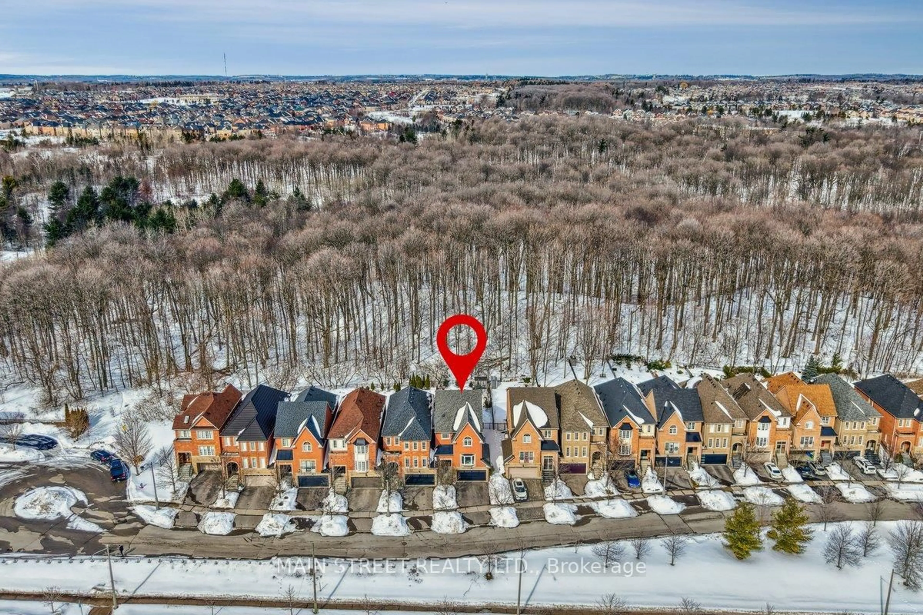 A pic from outside/outdoor area/front of a property/back of a property/a pic from drone, water/lake/river/ocean view for 38 Carriage House Crt, Richmond Hill Ontario L4E 4V3