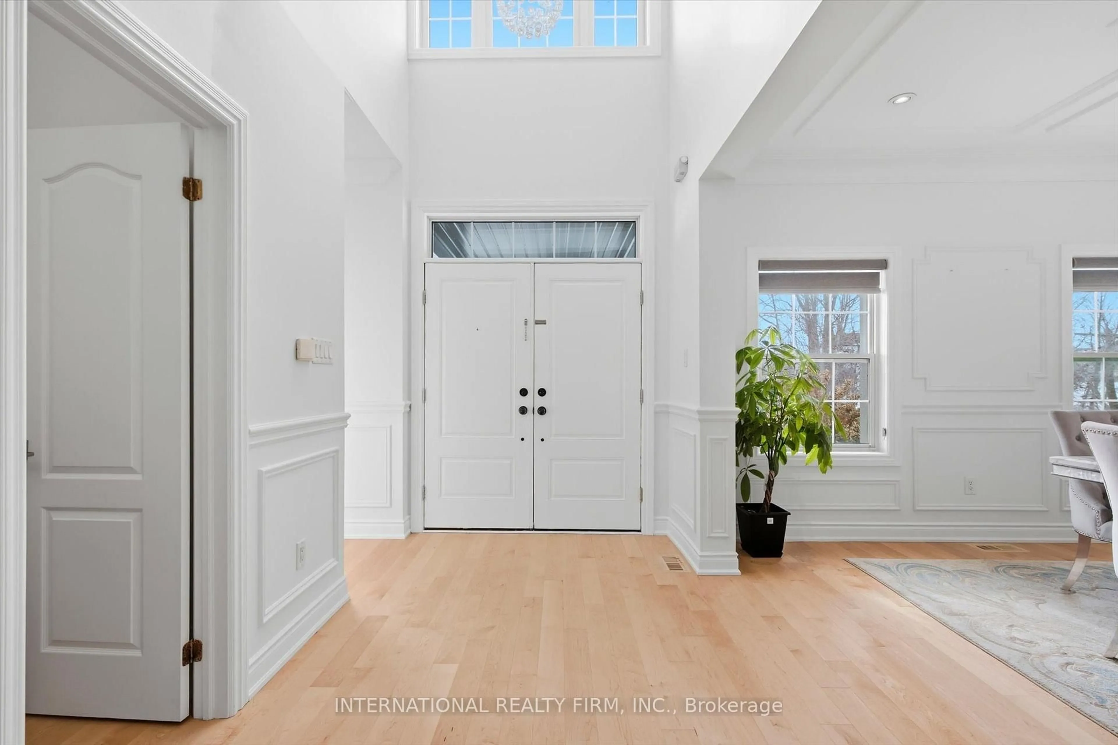 Indoor entryway for 130 Andrews Dr, Bradford West Gwillimbury Ontario L0G 1A0