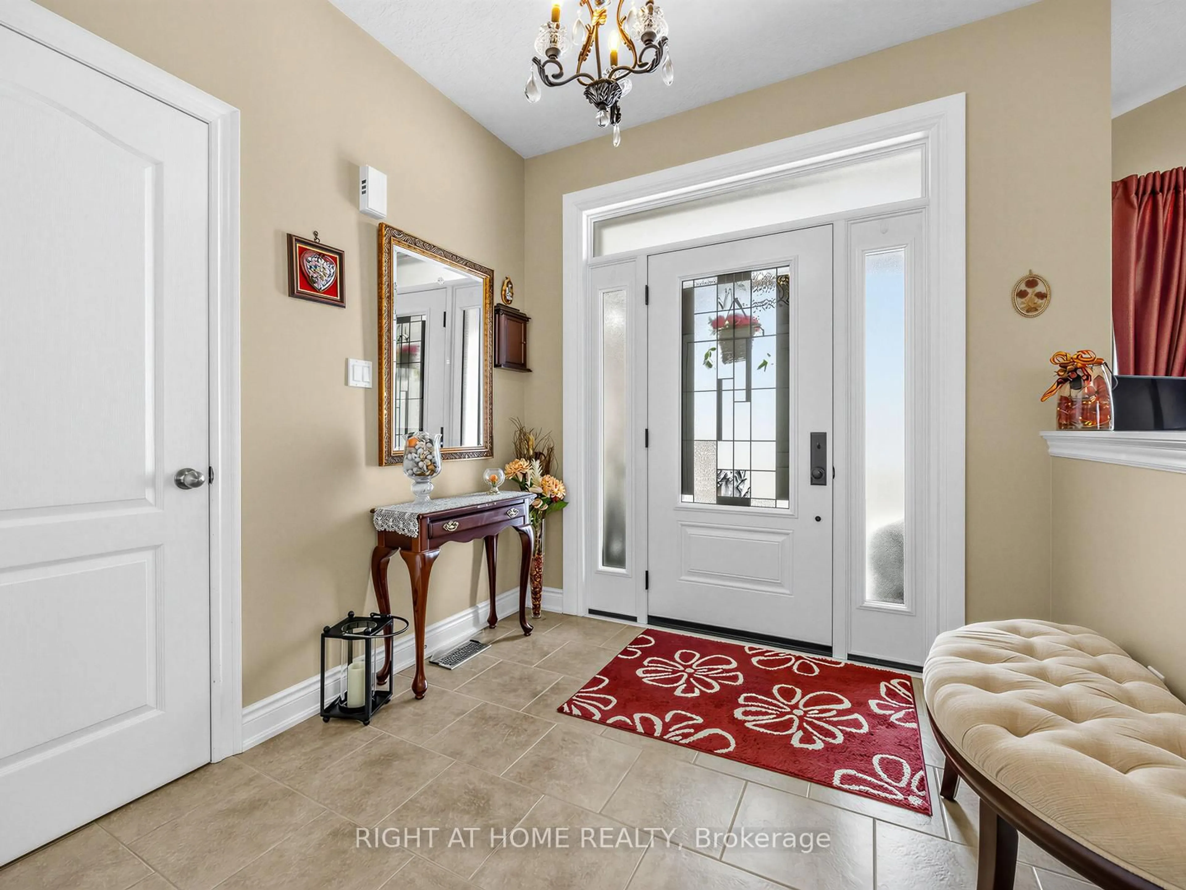 Indoor entryway for 826 Booth Ave, Innisfil Ontario L9S 0A7