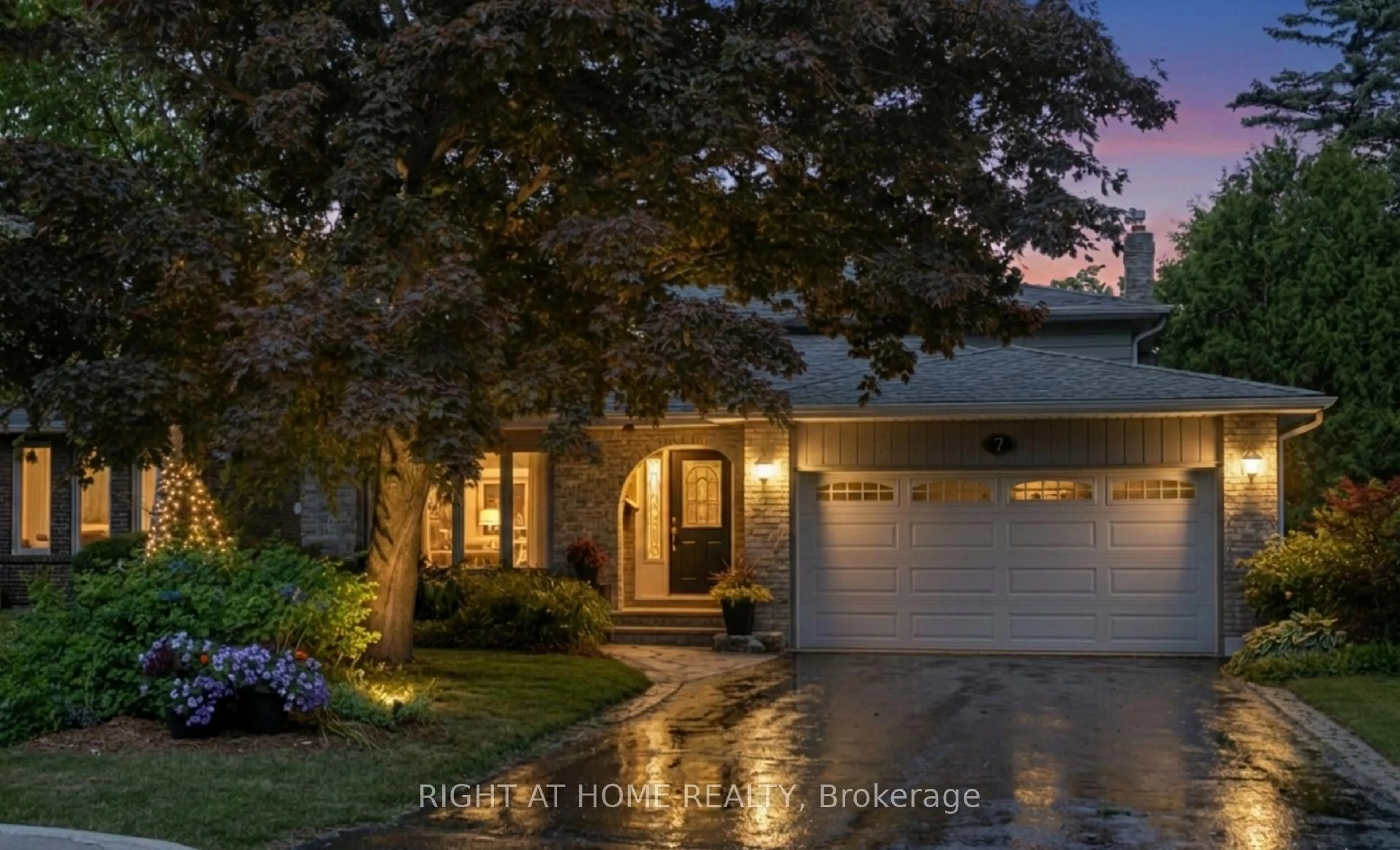 Unknown for 7 Banbury Crt, Aurora Ontario L4G 3M8