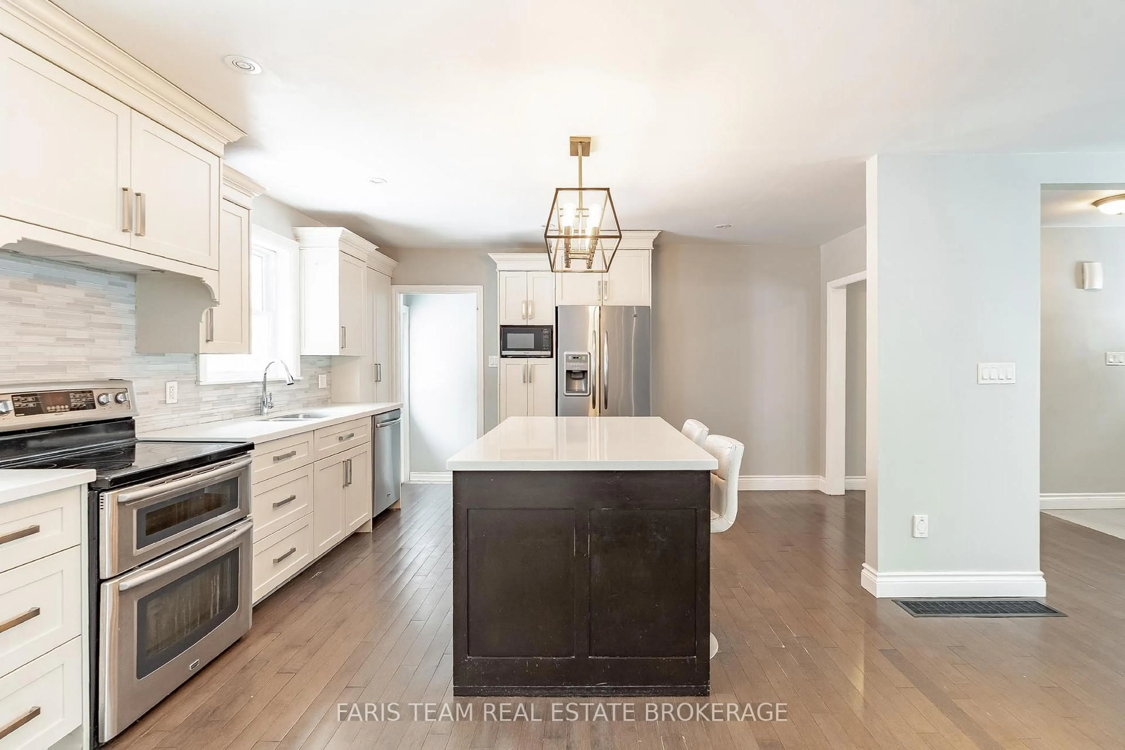Open concept kitchen, unknown for 7349 County Road 14, Adjala-Tosorontio Ontario L0G 1W0