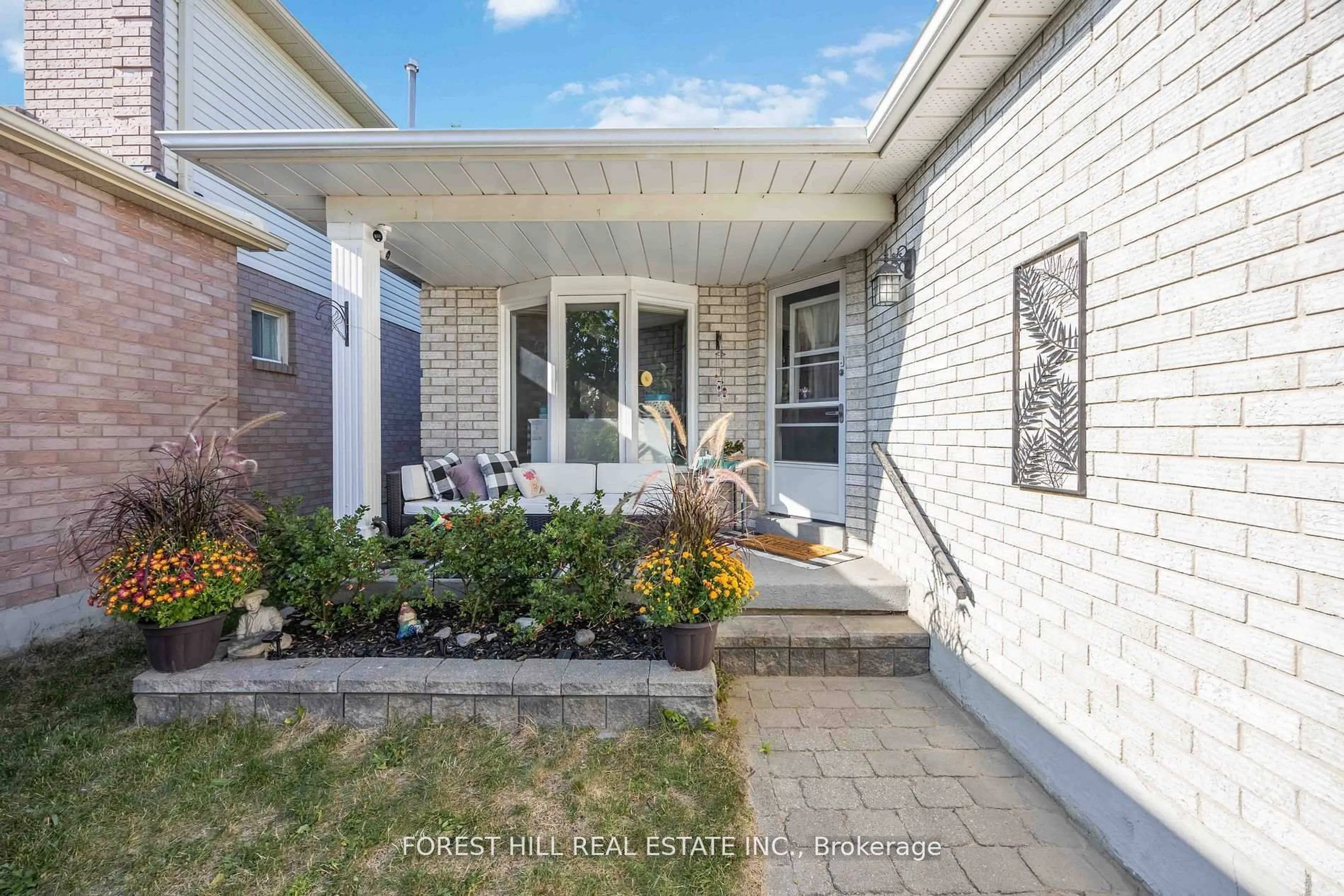 Home with brick exterior material, street for 101 Gray Ave, New Tecumseth Ontario L9R 1P6