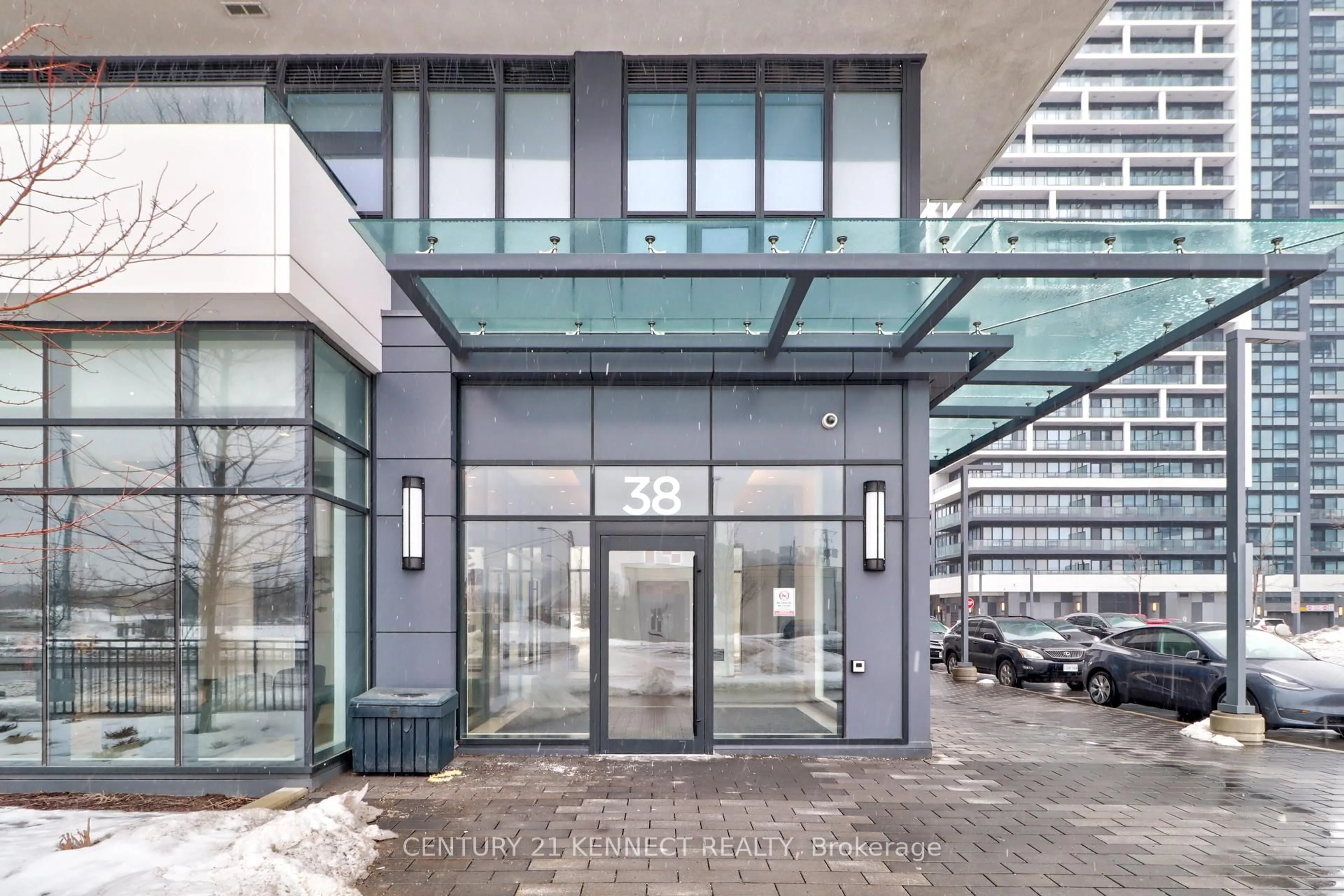 Indoor foyer for 38 Water Walk Dr #721, Markham Ontario L3R 6M8