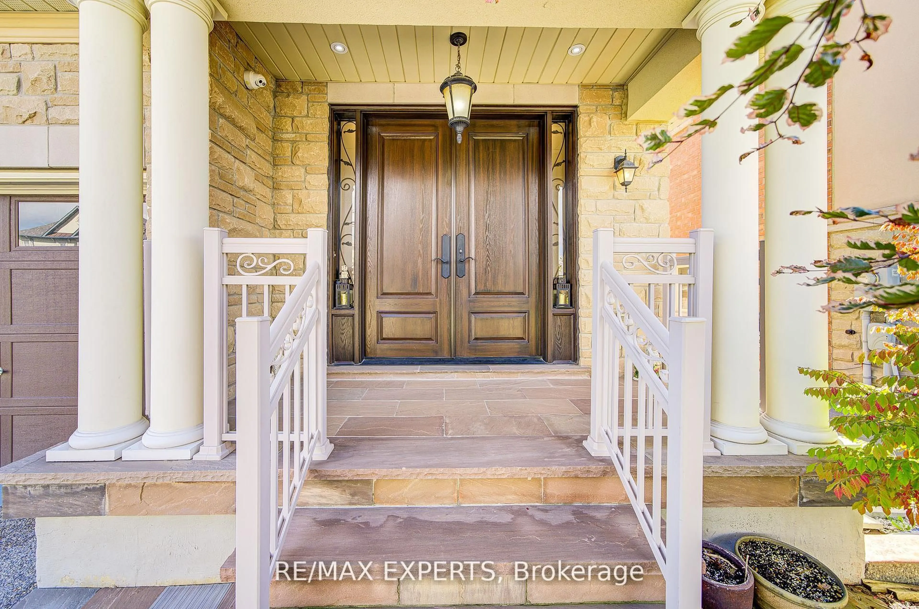 Indoor entryway for 277 Chatfield Dr, Vaughan Ontario L4H 3R8