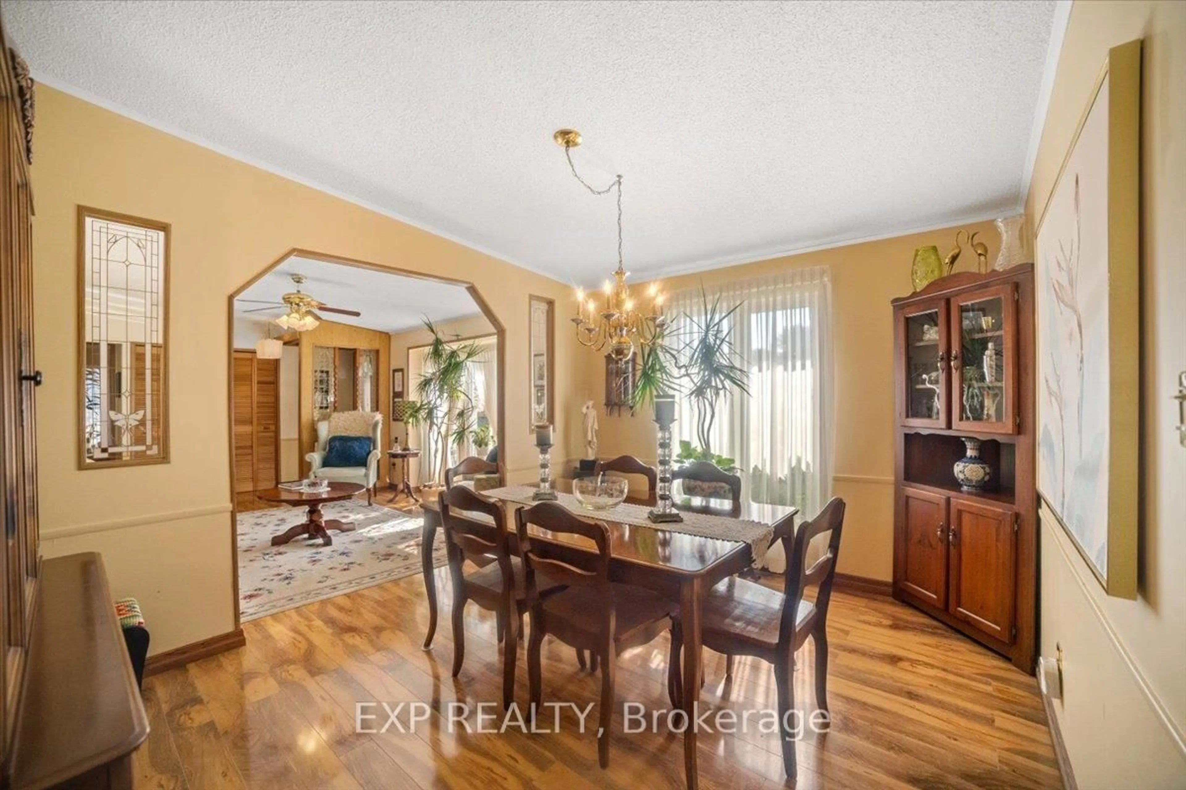 Dining room, unknown for 36 Juno Cres, Georgina Ontario L0E 1R0