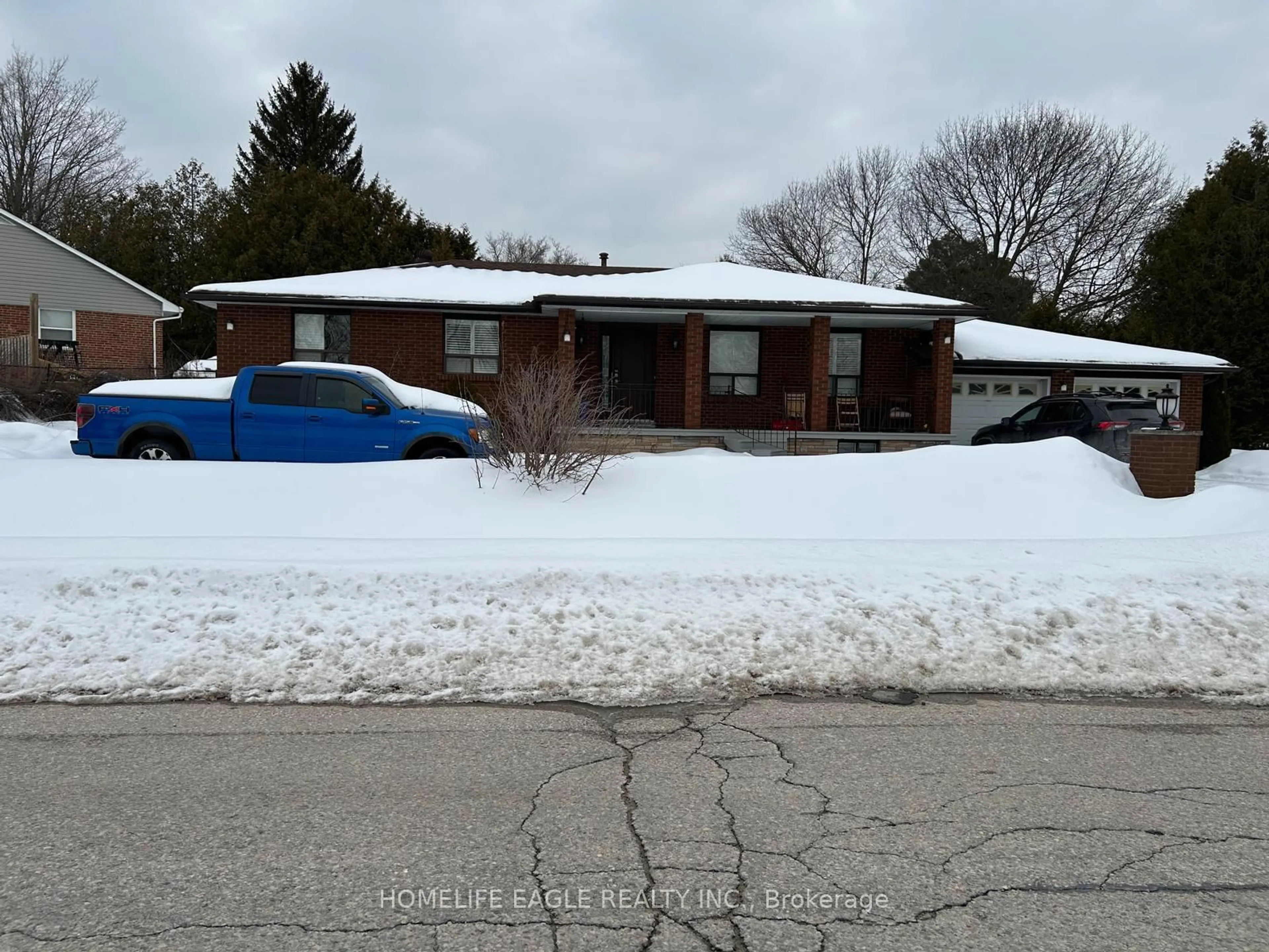 Unknown for 25 Schomberg Rd, Richmond Hill Ontario L4E 2T7