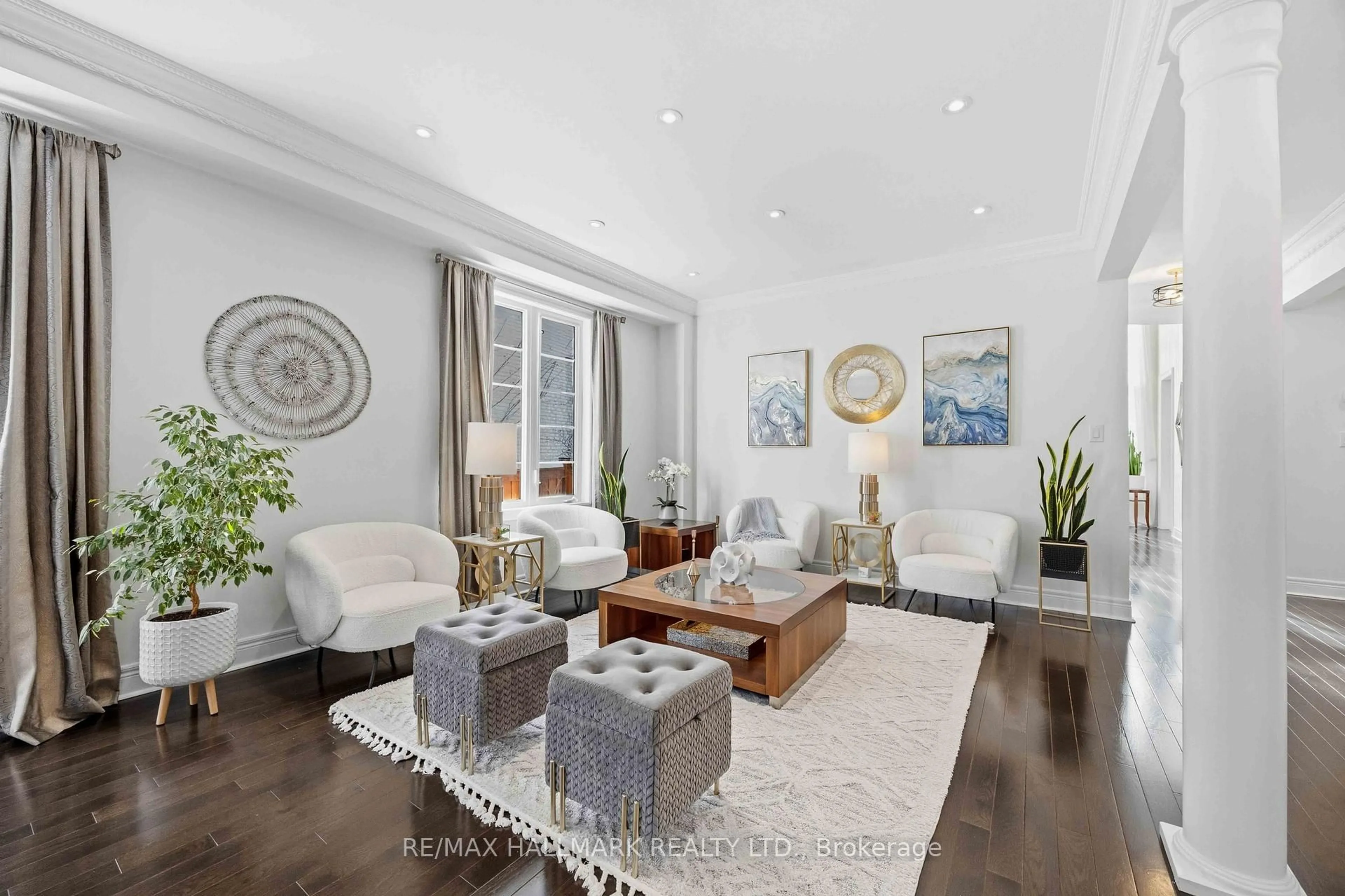 Living room with furniture, unknown for 40 Sweet Anna Crt, Vaughan Ontario L6A 4E3