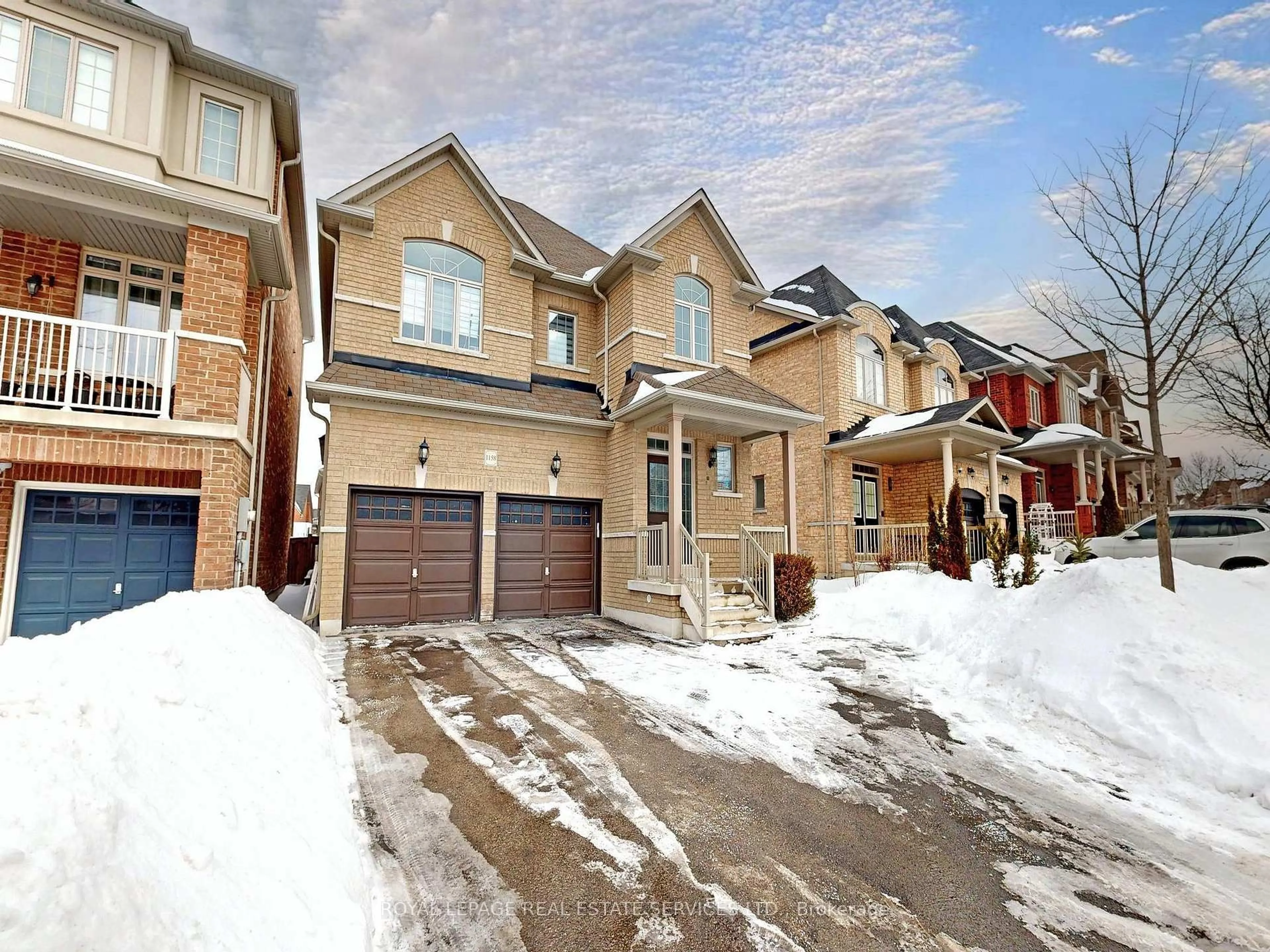 Unknown for 1158 Atkins Dr, Newmarket Ontario L3X 0A6