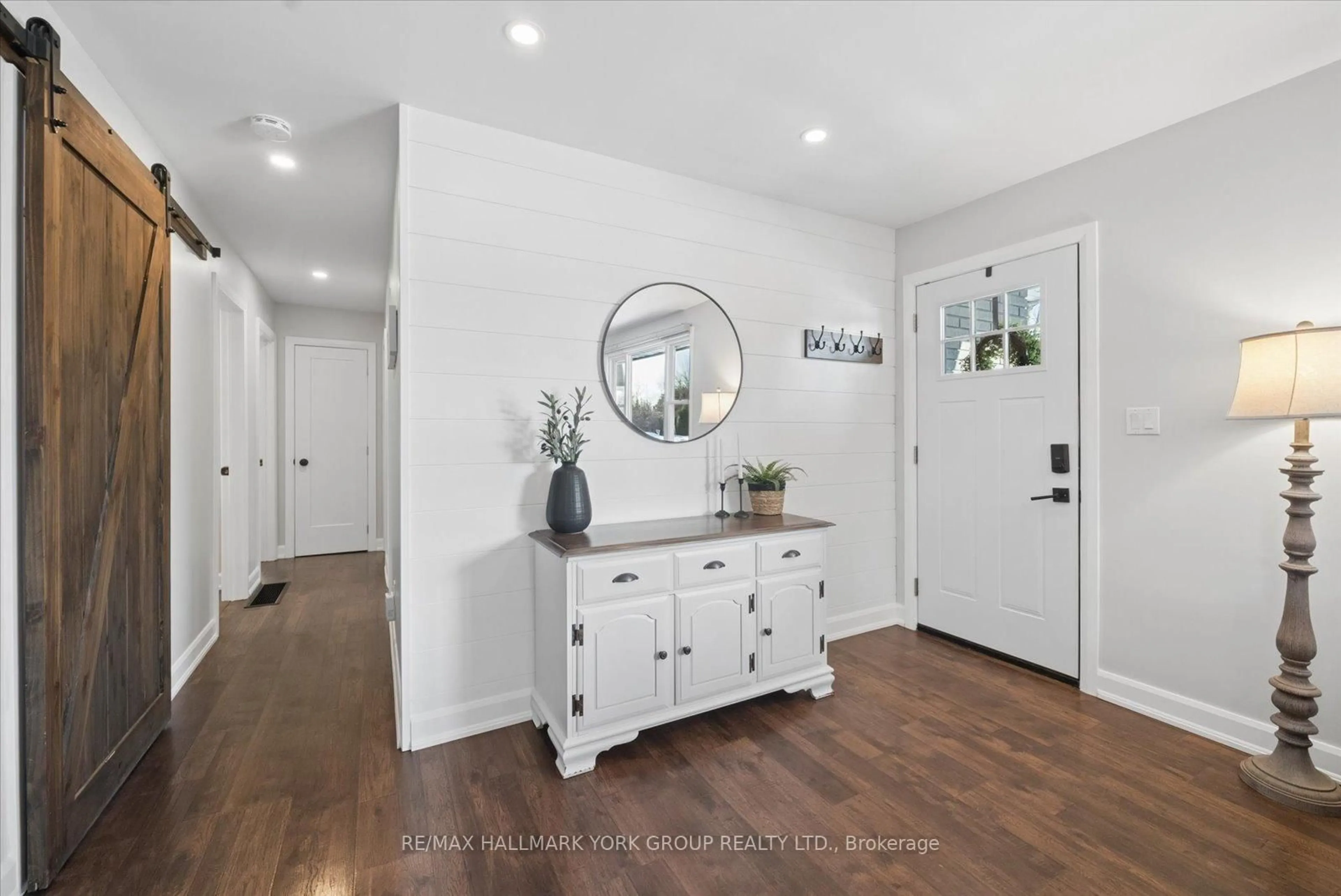 Indoor entryway for 23 Cedar St, Brock Ontario L0K 1A0