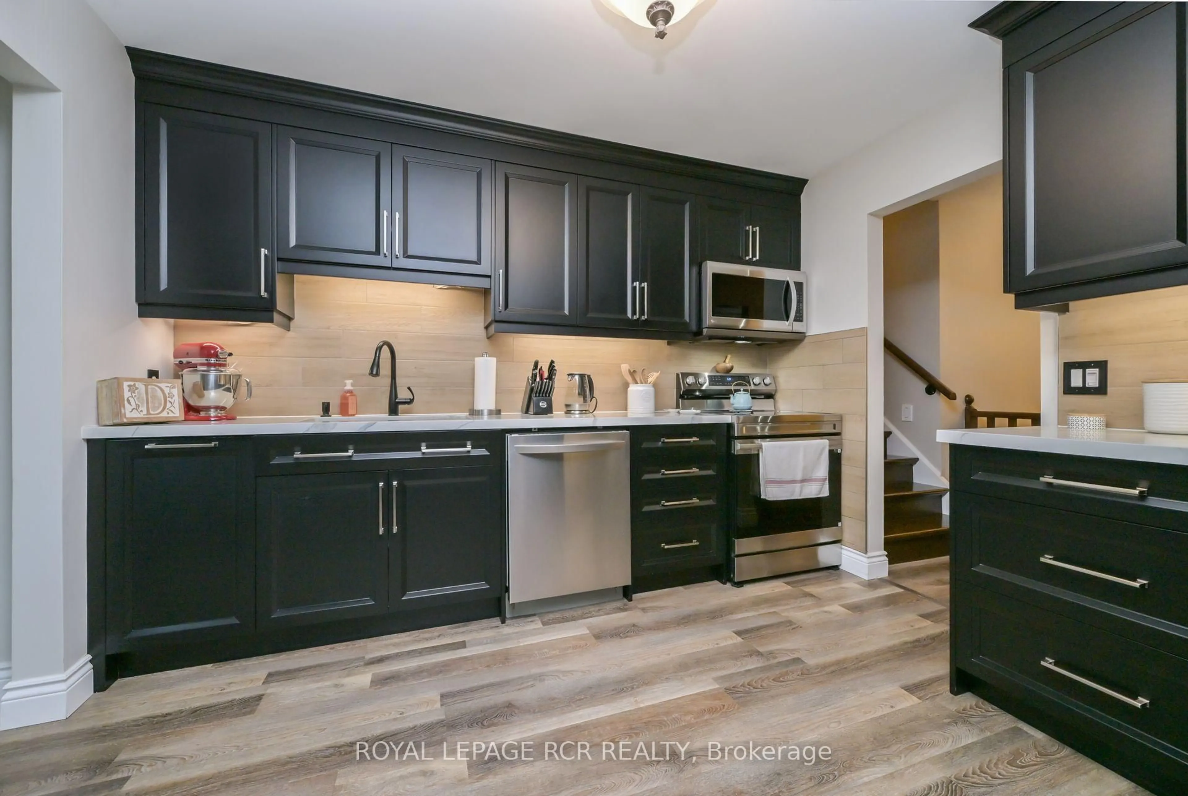 Open concept kitchen, unknown for 10 Joseph St, Adjala-Tosorontio Ontario L0G 1L0