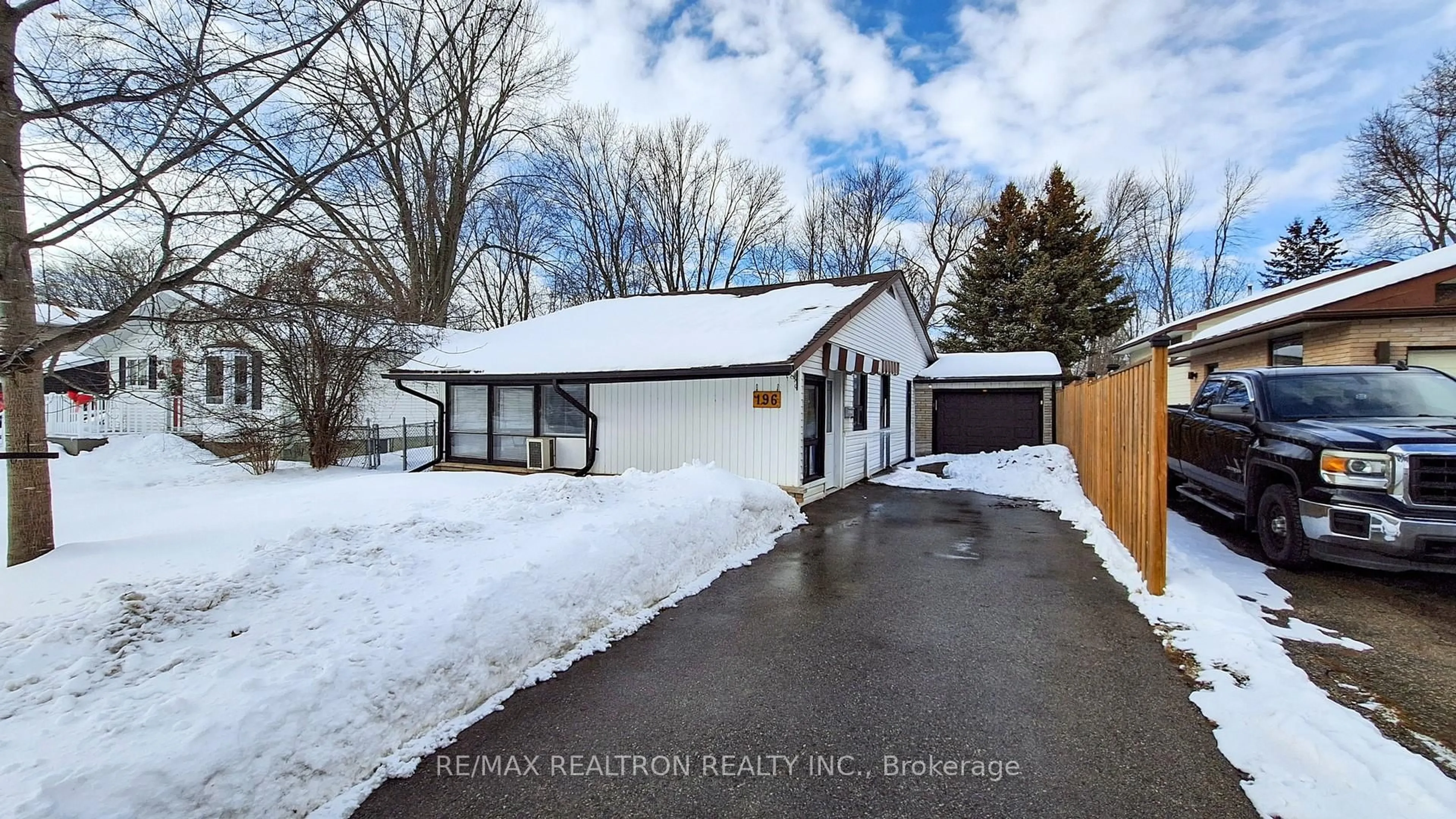 Unknown for 196 Ways Bay Dr, Georgina Ontario L4P 2M7