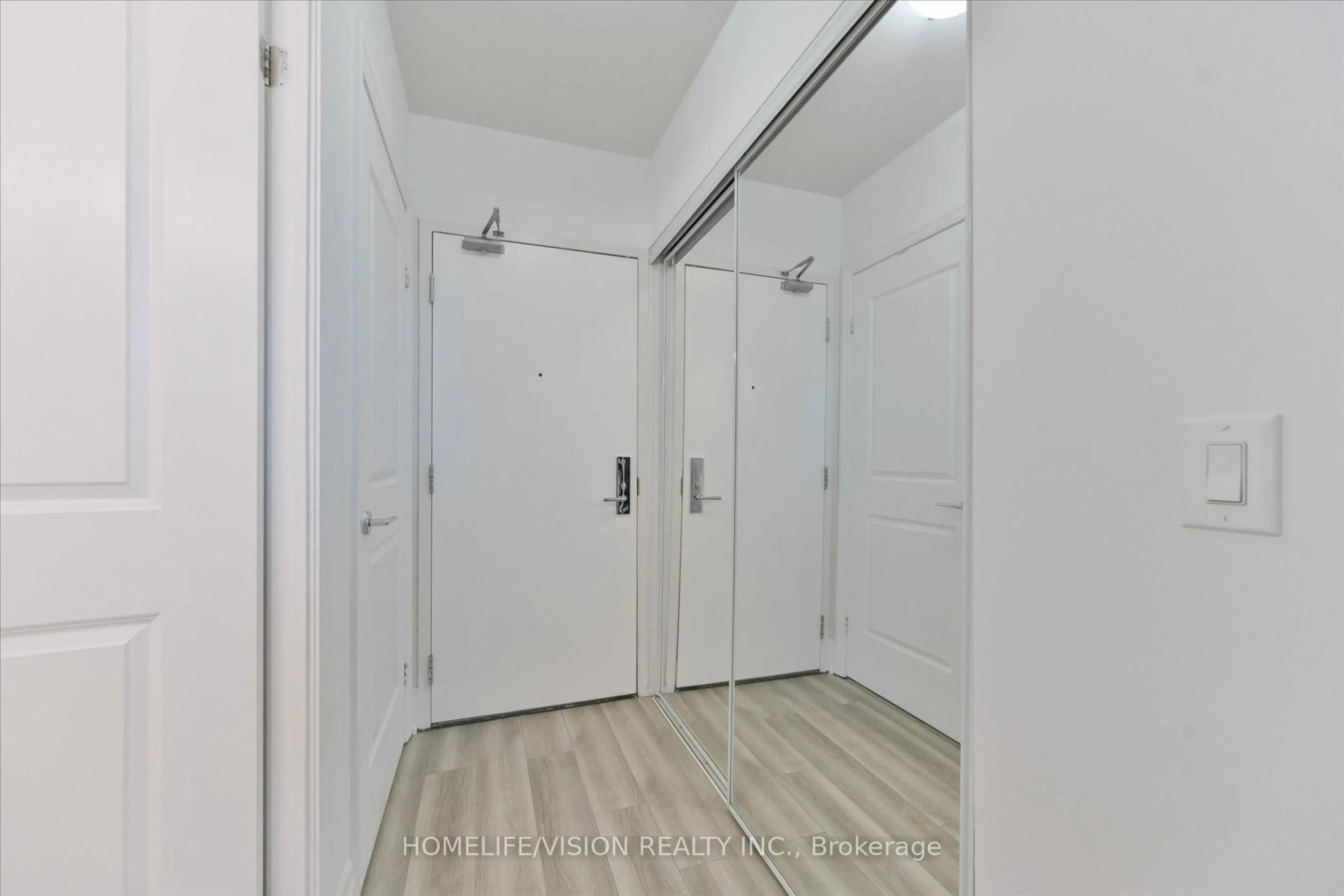 Unknown for 151 Upper Duke Cres #101, Markham Ontario L6G 0E1