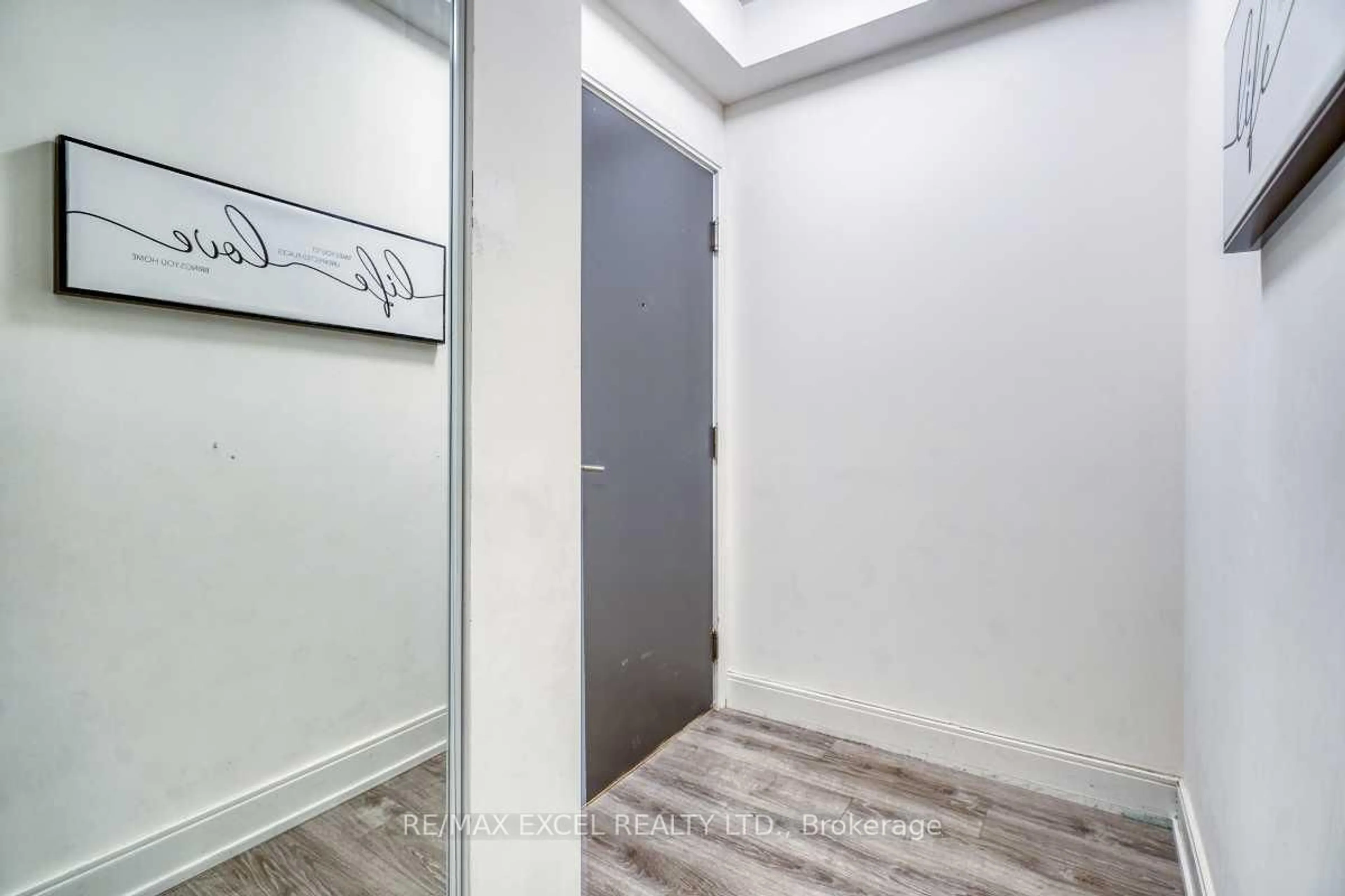 Unknown for 9608 Yonge St #202A, Richmond Hill Ontario L4C 0X4